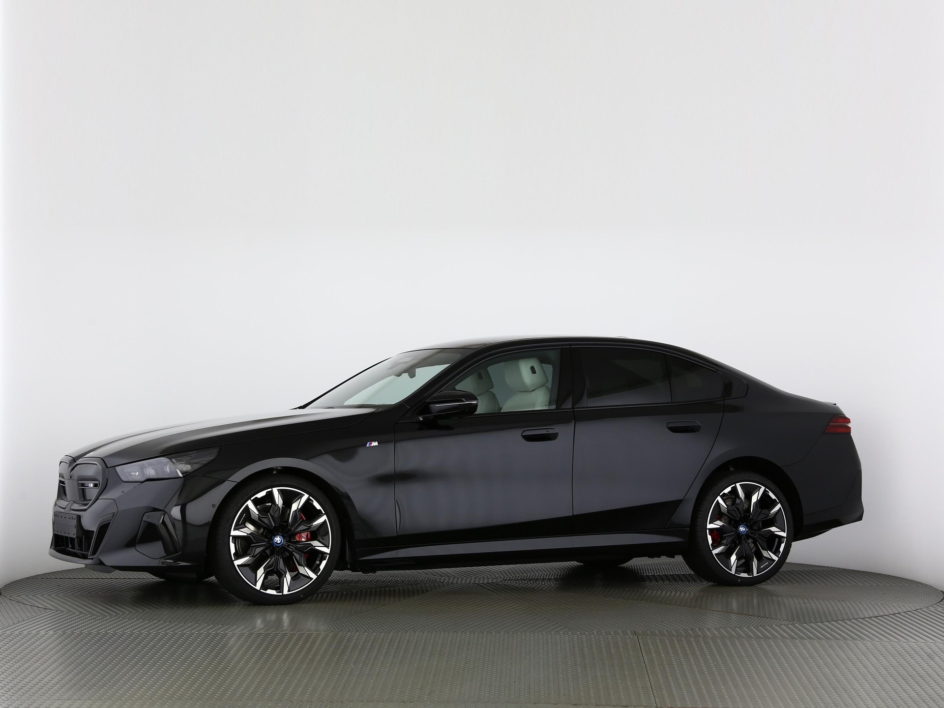 BMW i5 M60 xDrive-image-9