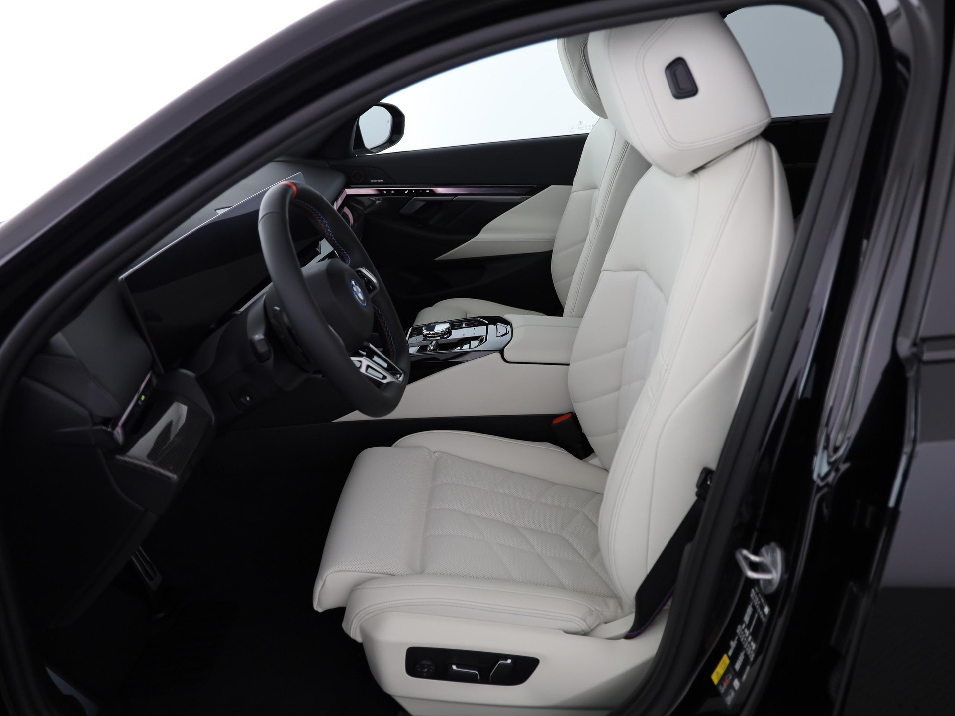 BMW i5 M60 xDrive-image-5