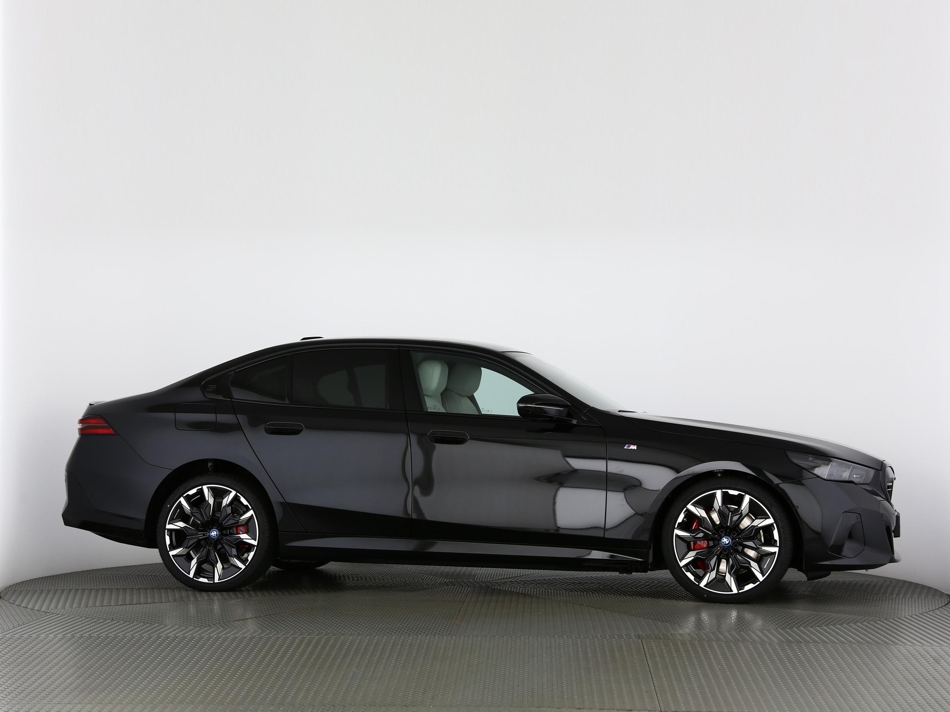 BMW i5 M60 xDrive-image-23