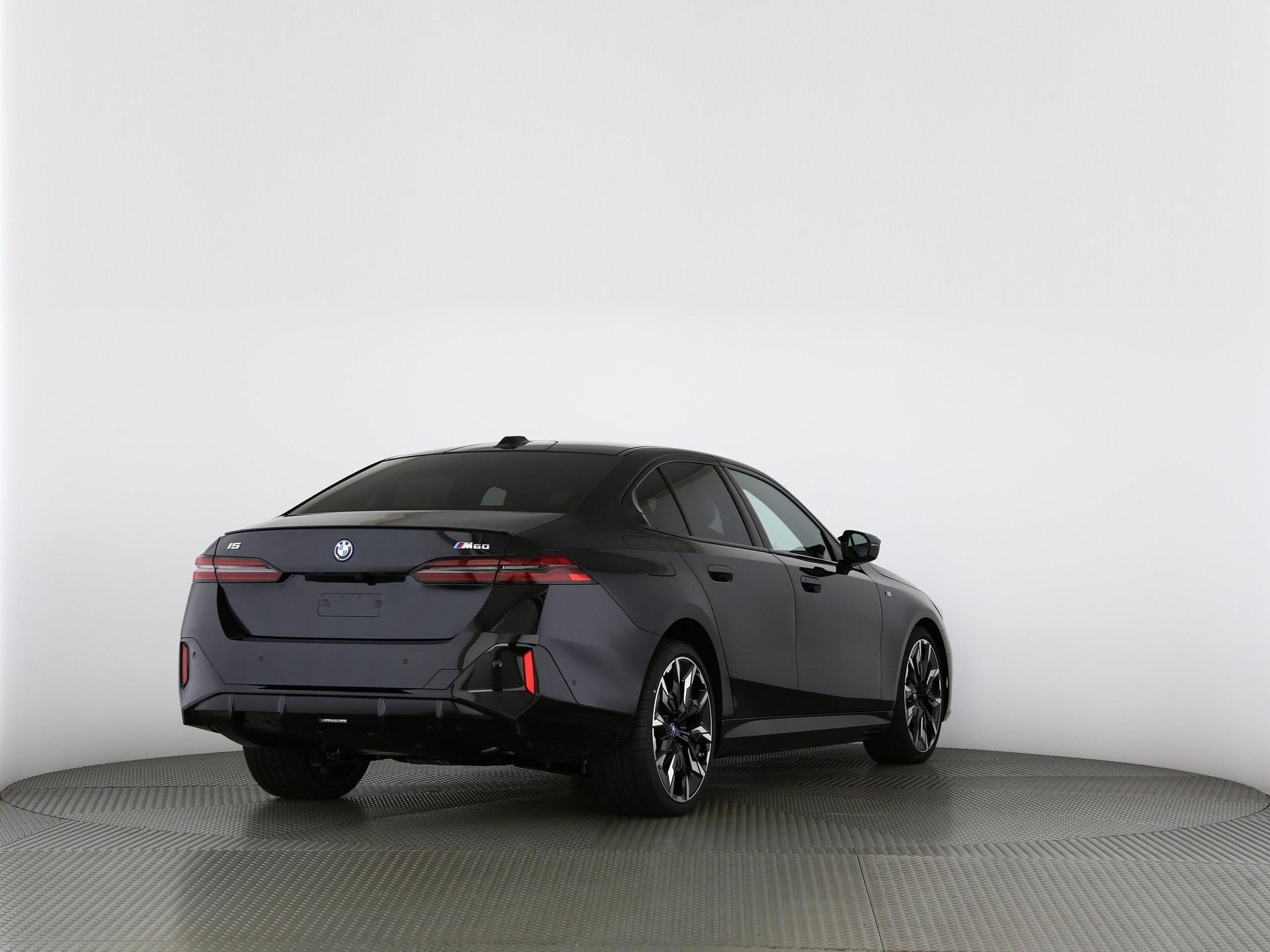 BMW i5 M60 xDrive-image-18