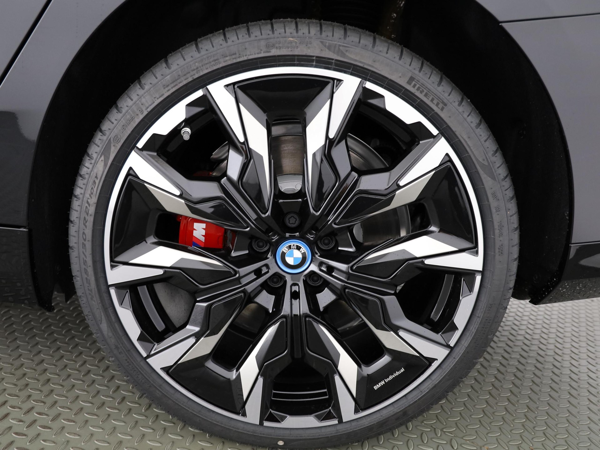BMW i5 M60 xDrive-image-3