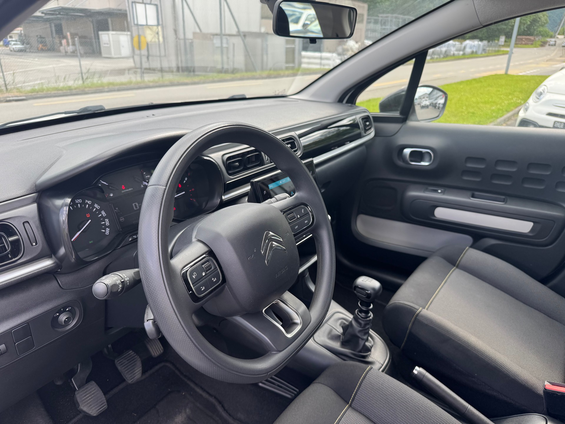 CITROEN C3 1.2i PureTech Feel Pack-image-9