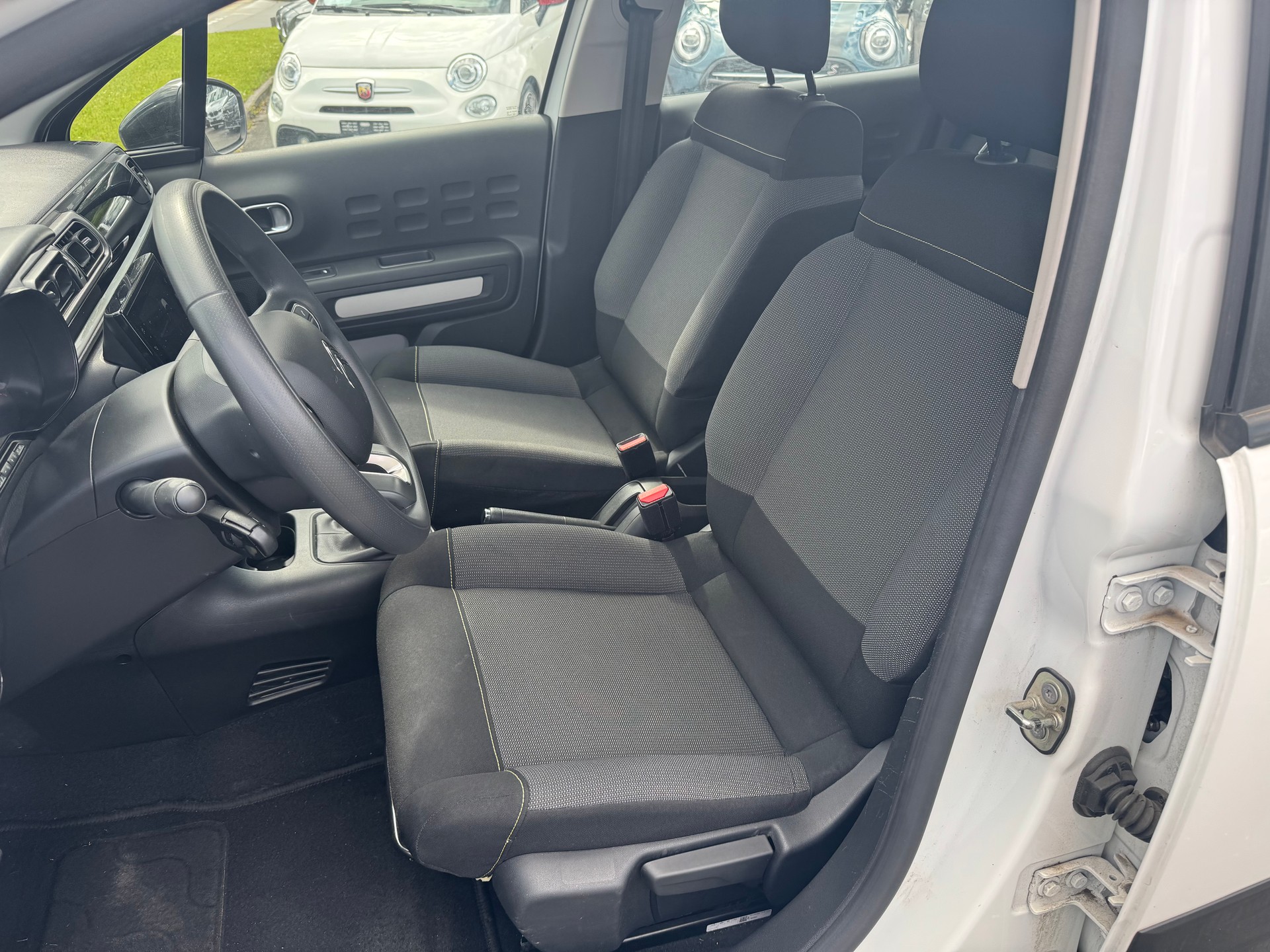 CITROEN C3 1.2i PureTech Feel Pack-image-8