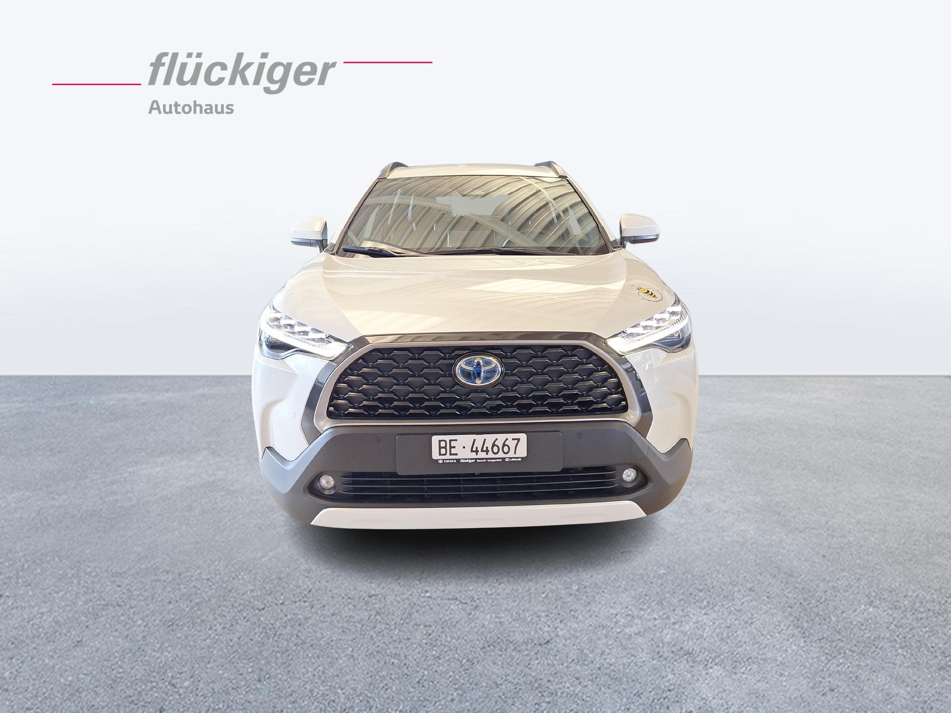 TOYOTA Corolla Cross 2.0 HSD Trend AWD-i-showroom-element-1