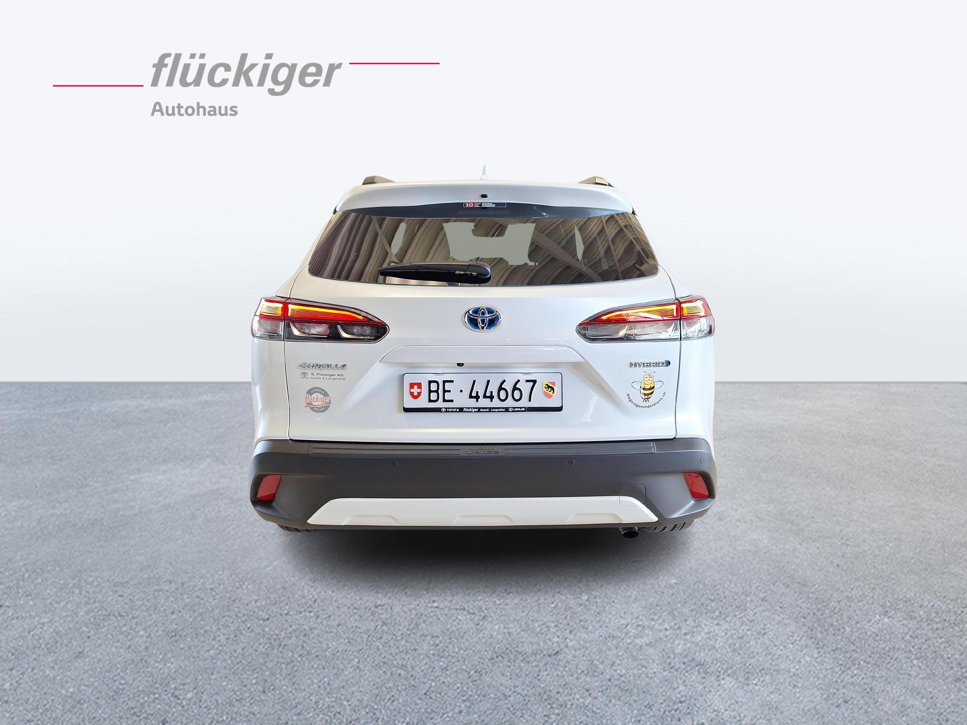 TOYOTA Corolla Cross 2.0 HSD Trend AWD-i-image-5