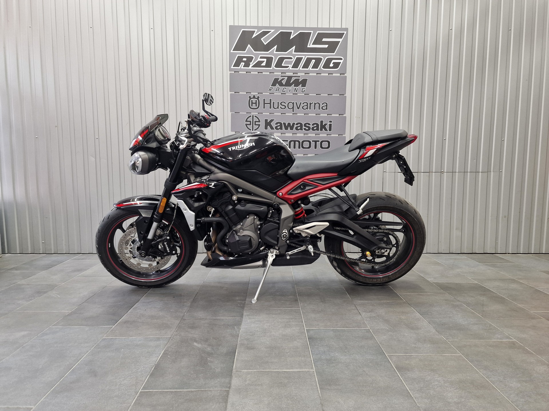 TRIUMPH Street Triple R 765 ABS-showroom-element-1