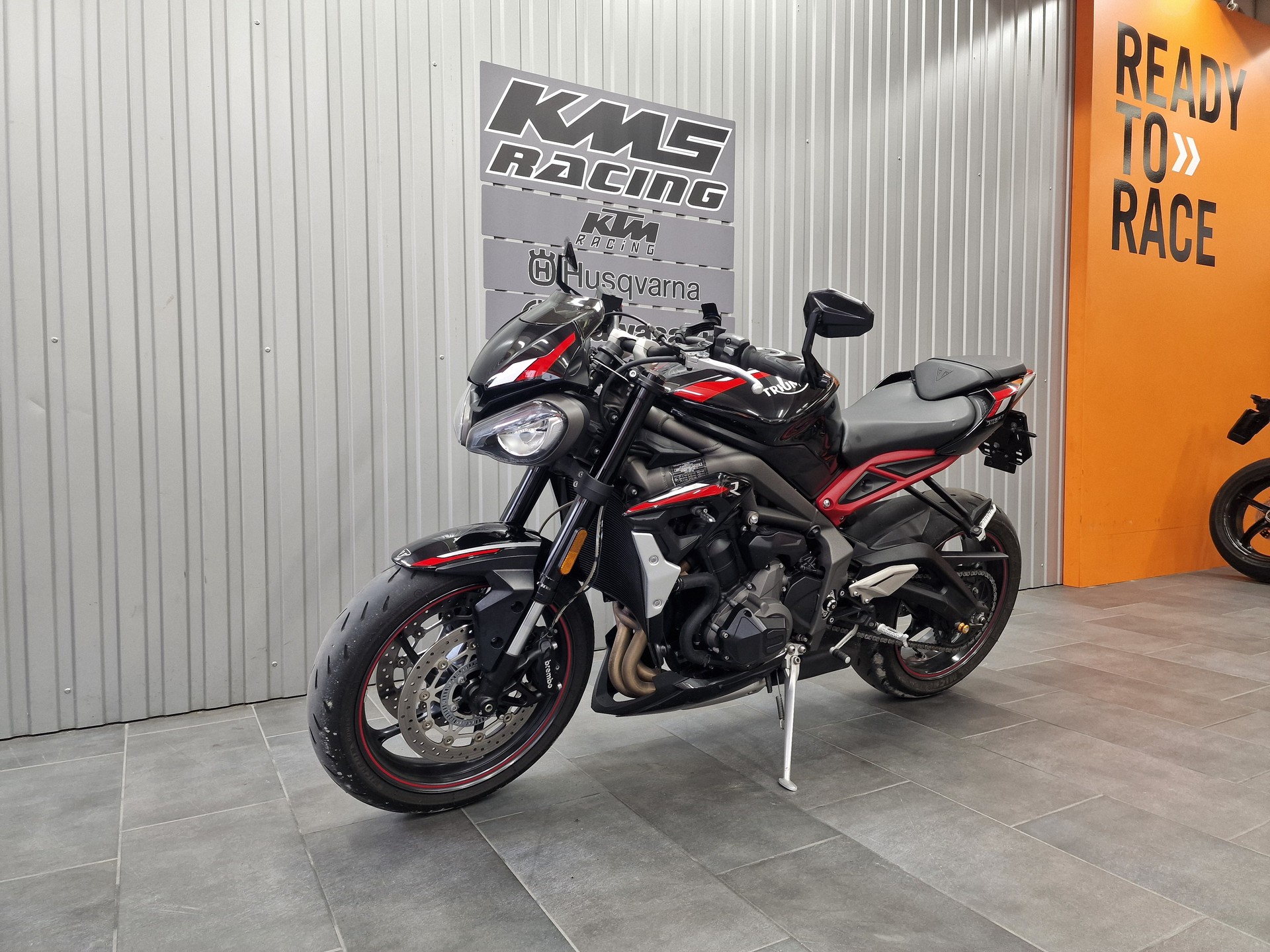 TRIUMPH Street Triple R 765 ABS-showroom-element-3