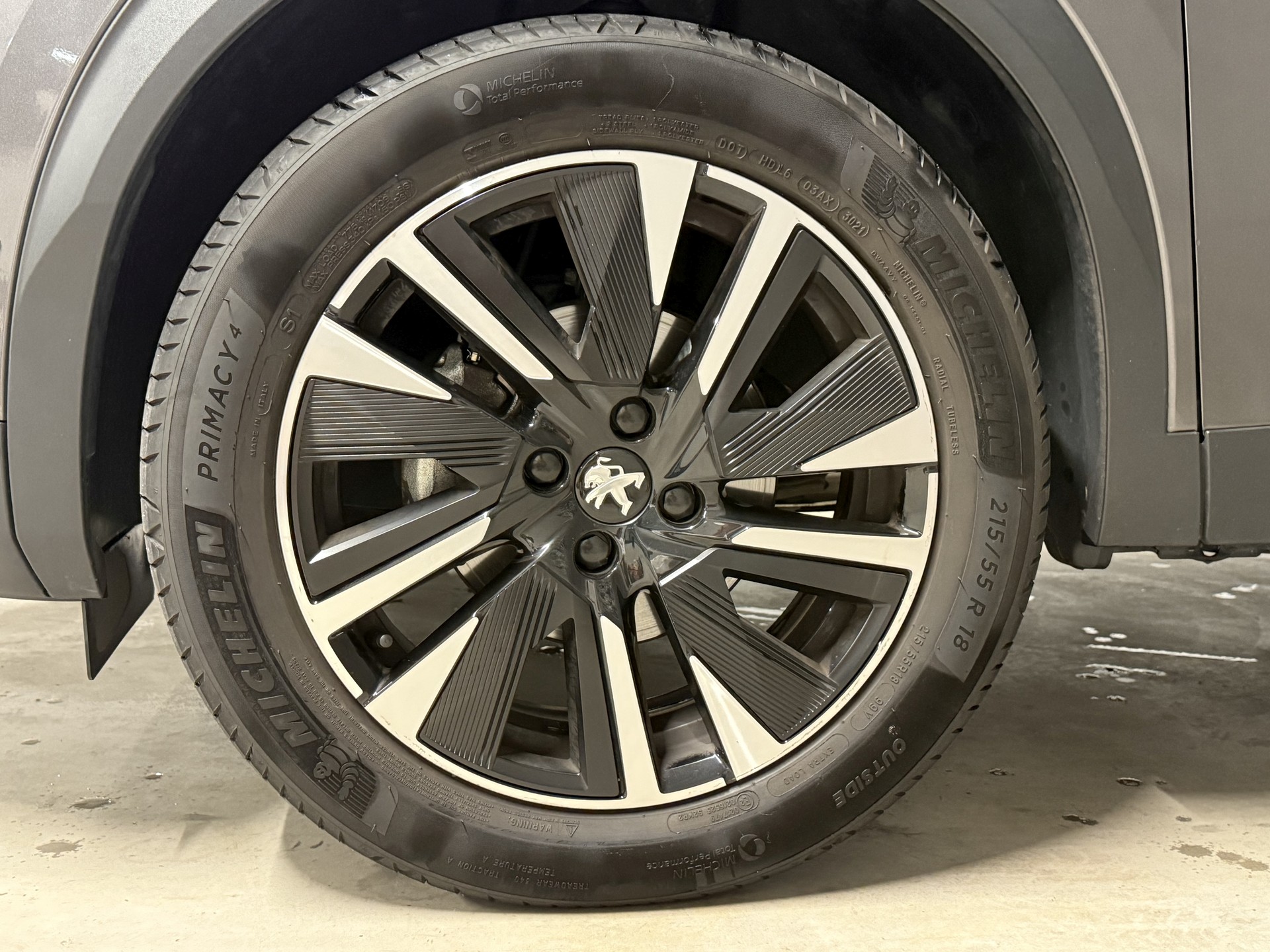PEUGEOT 2008 1.2 PureTech GT Pack EAT8-image-12