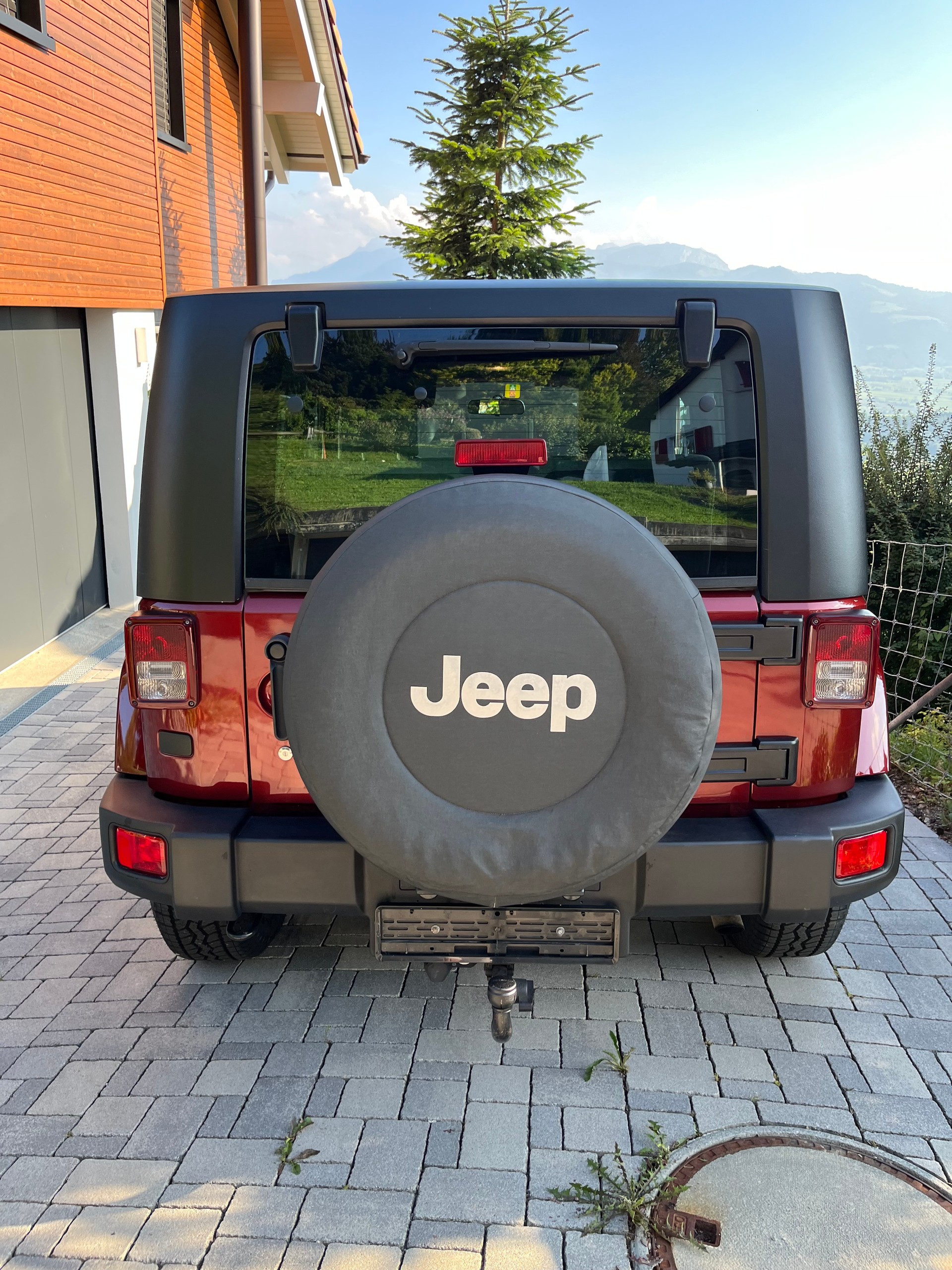 JEEP Wrangler 3.8 Sahara Automatic-image-5