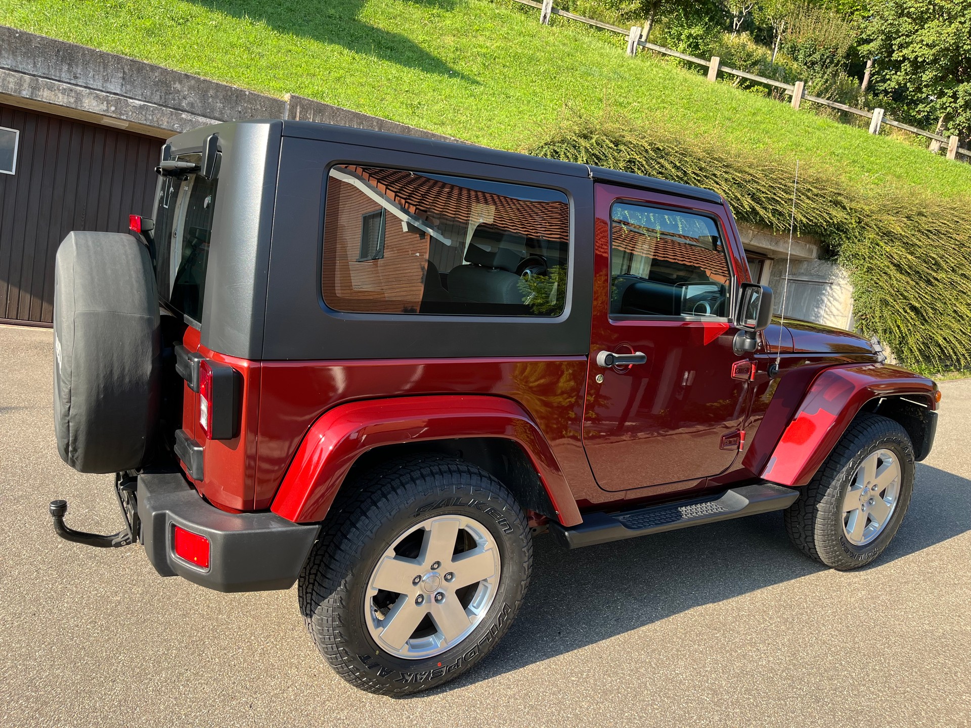 JEEP Wrangler 3.8 Sahara Automatic-image-3