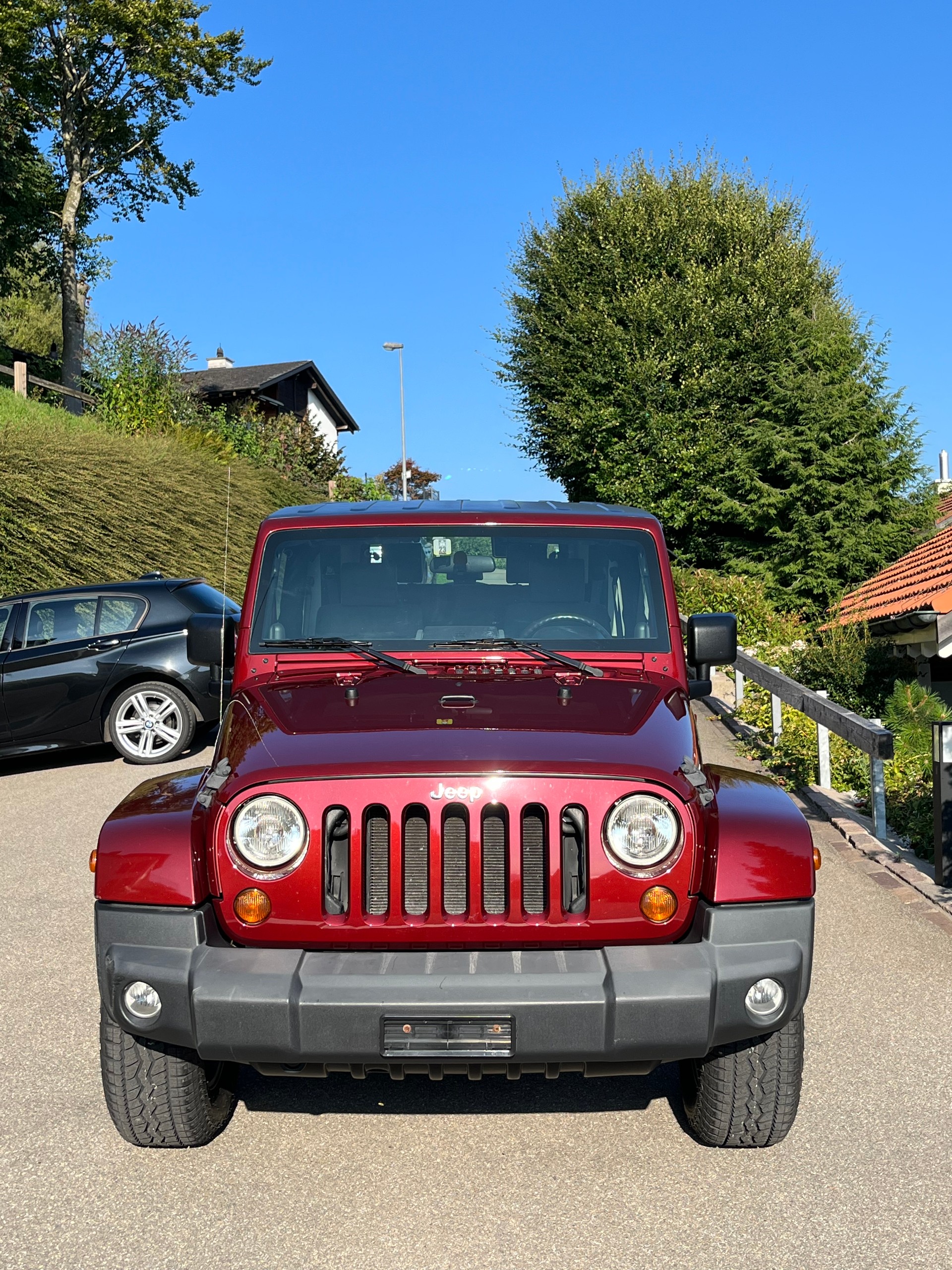 JEEP Wrangler 3.8 Sahara Automatic-image-2