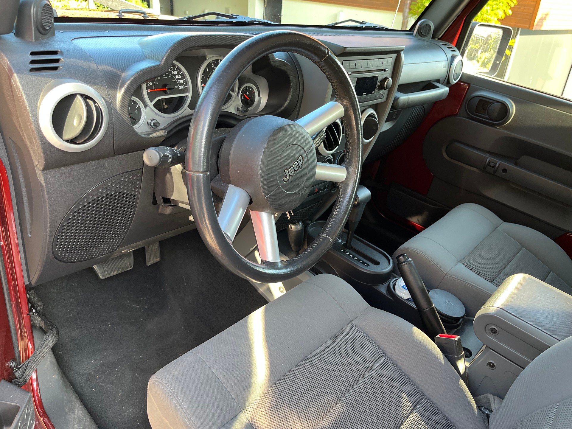 JEEP Wrangler 3.8 Sahara Automatic-image-6