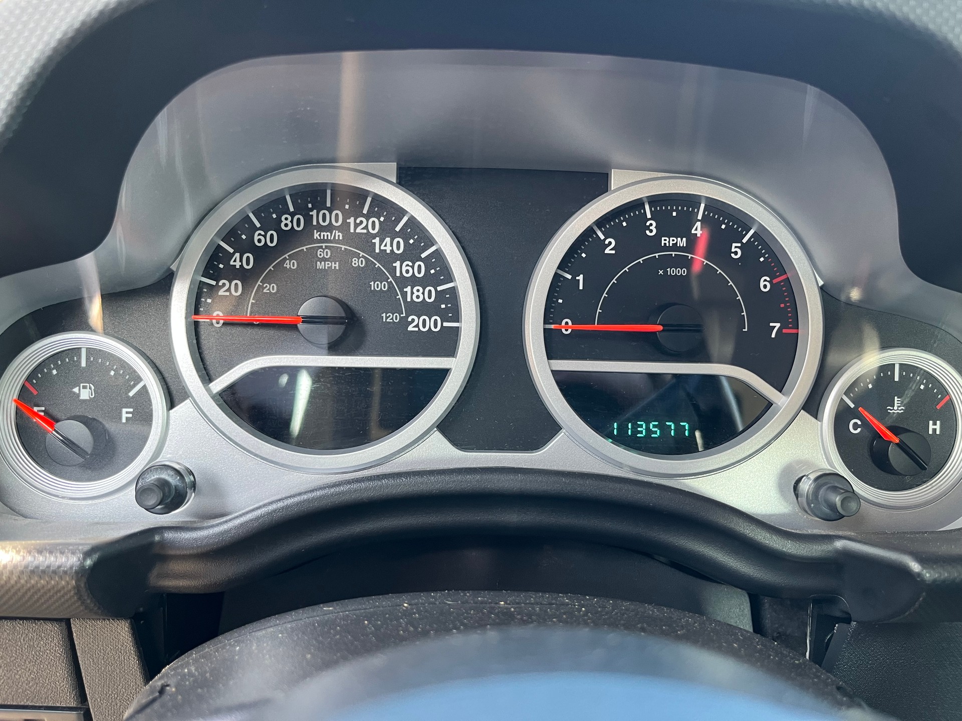 JEEP Wrangler 3.8 Sahara Automatic-image-8