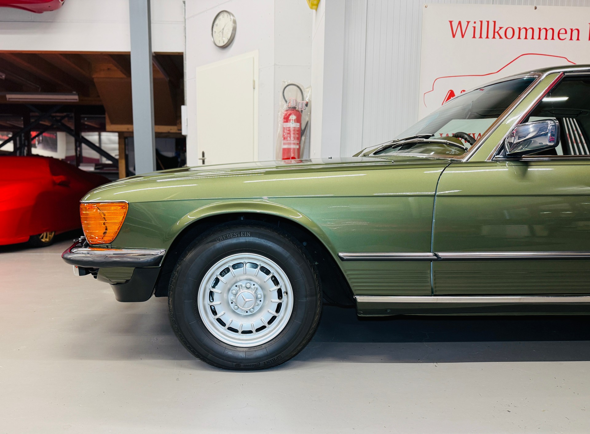 MERCEDES-BENZ 450 SLC 5.0 „Zypressengrün metallic“-image-4