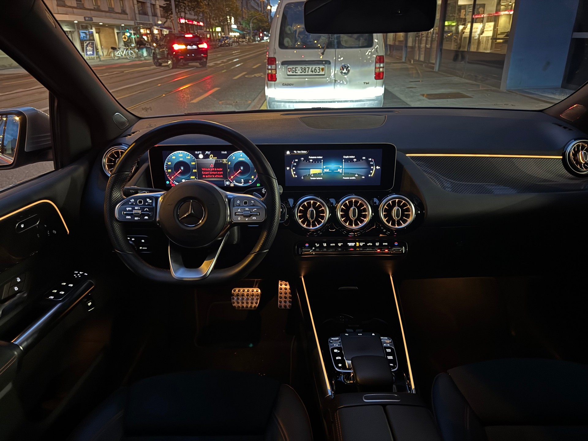 MERCEDES-BENZ B 200 AMG Line 7G-DCT-image-13