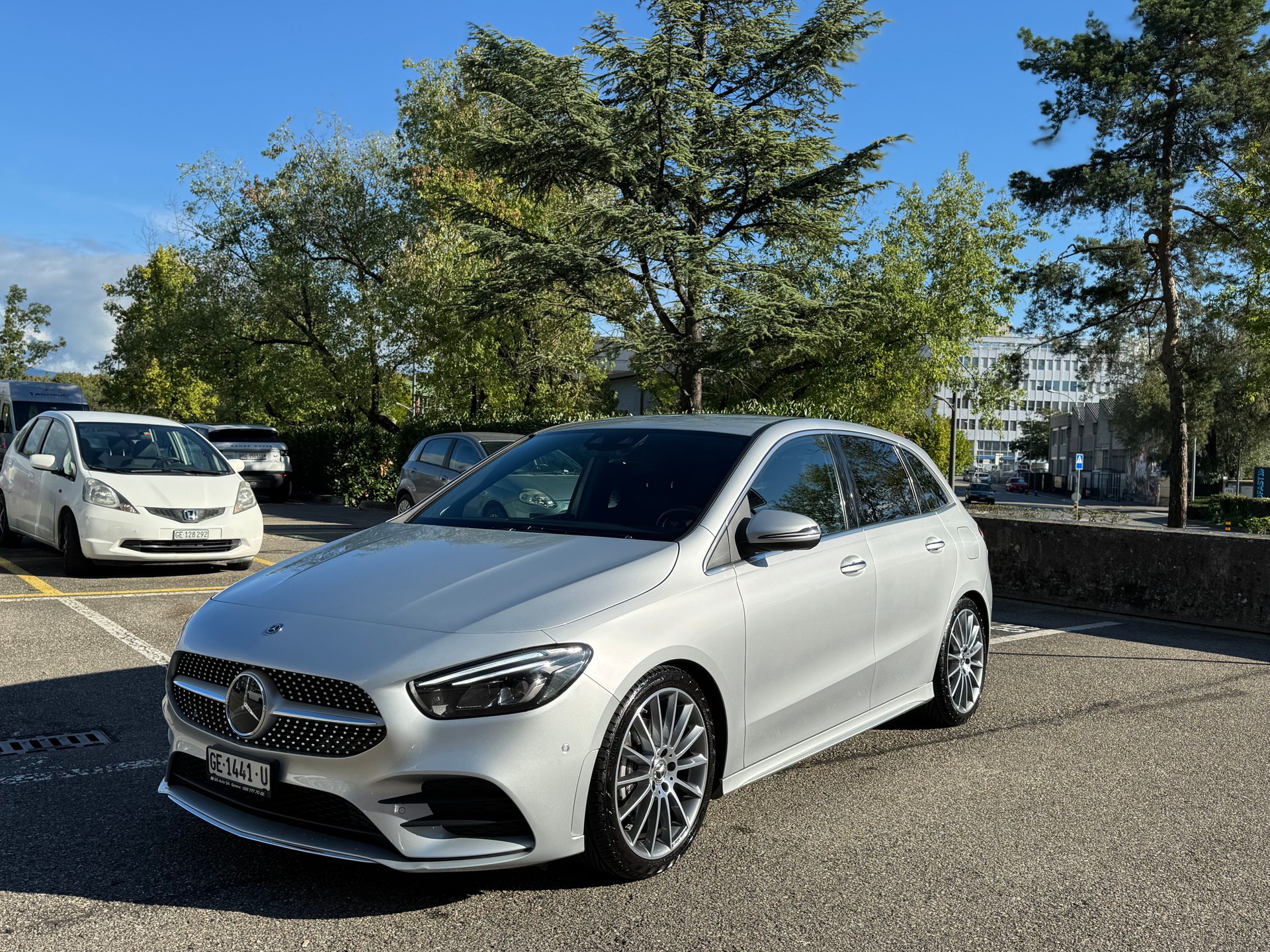 MERCEDES-BENZ B 200 AMG Line 7G-DCT-image-3