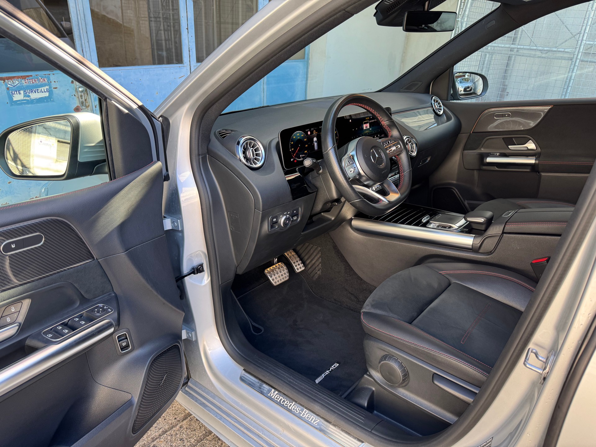 MERCEDES-BENZ B 200 AMG Line 7G-DCT-image-10