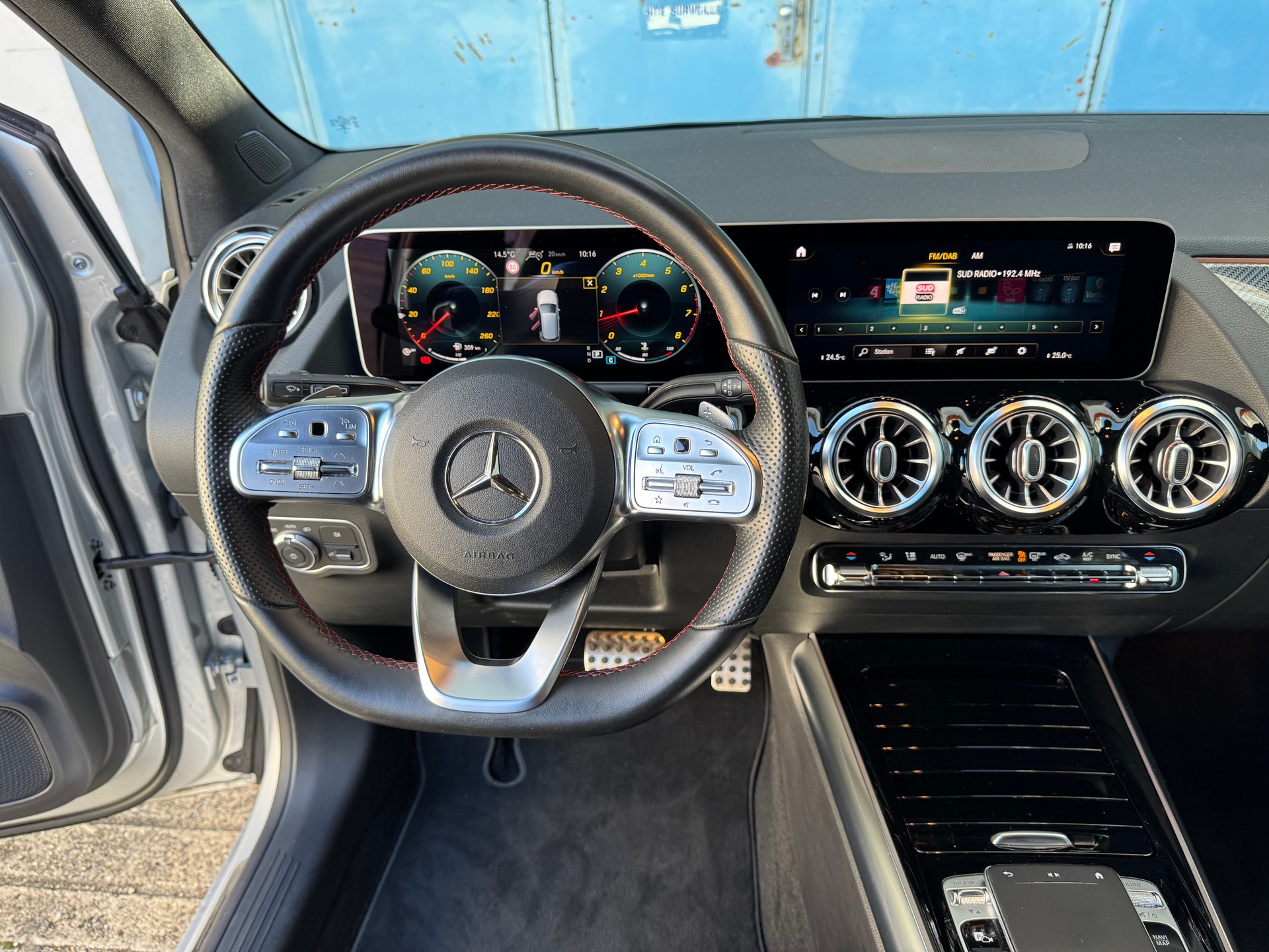 MERCEDES-BENZ B 200 AMG Line 7G-DCT-image-12