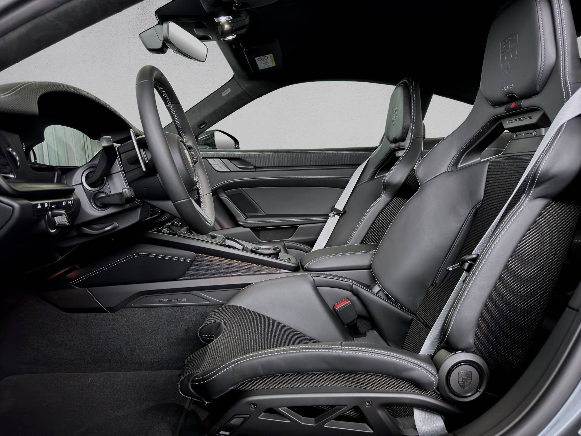 PORSCHE 911 GT3 mit Touring-Paket-image-7