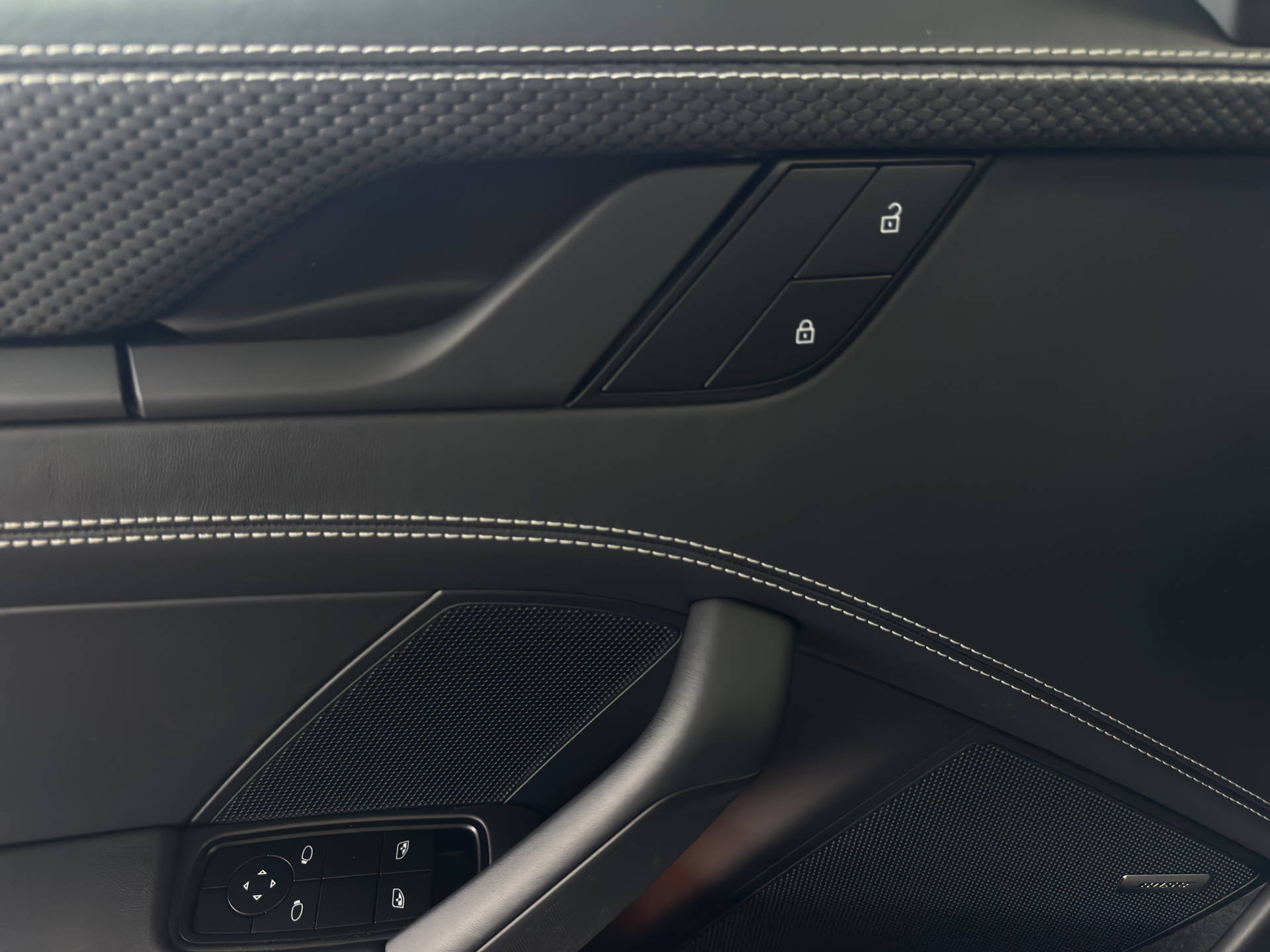PORSCHE 911 GT3 mit Touring-Paket-image-9