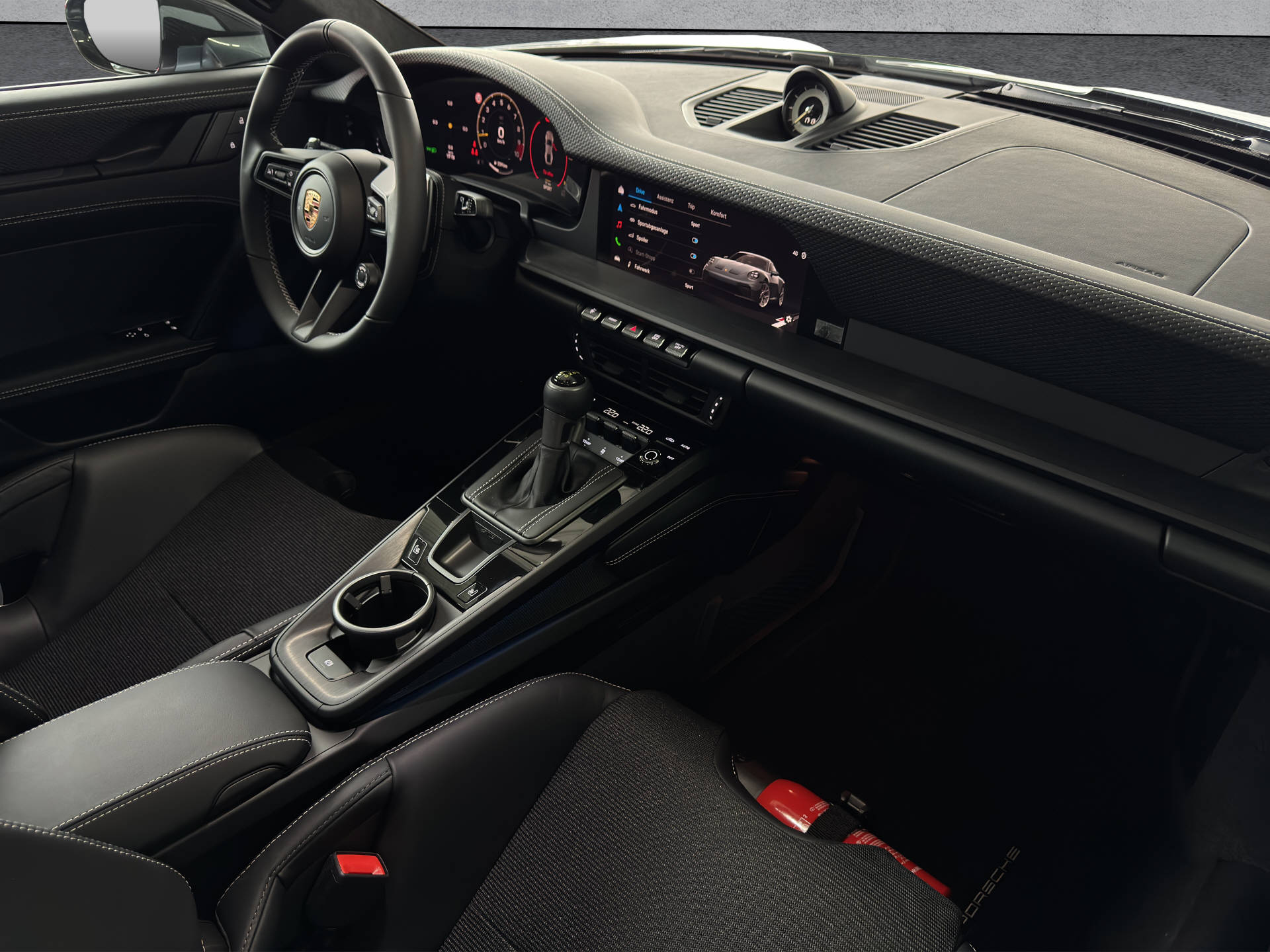 PORSCHE 911 GT3 mit Touring-Paket-image-6