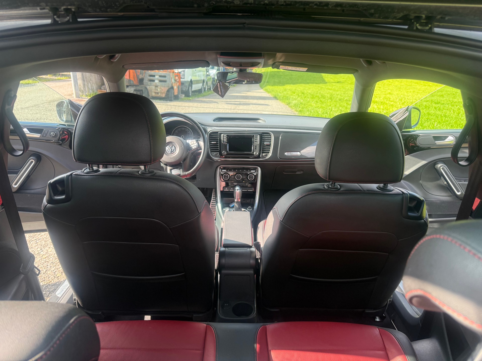VW Beetle 1.4 TSI BMT R-Line DSG-image-8