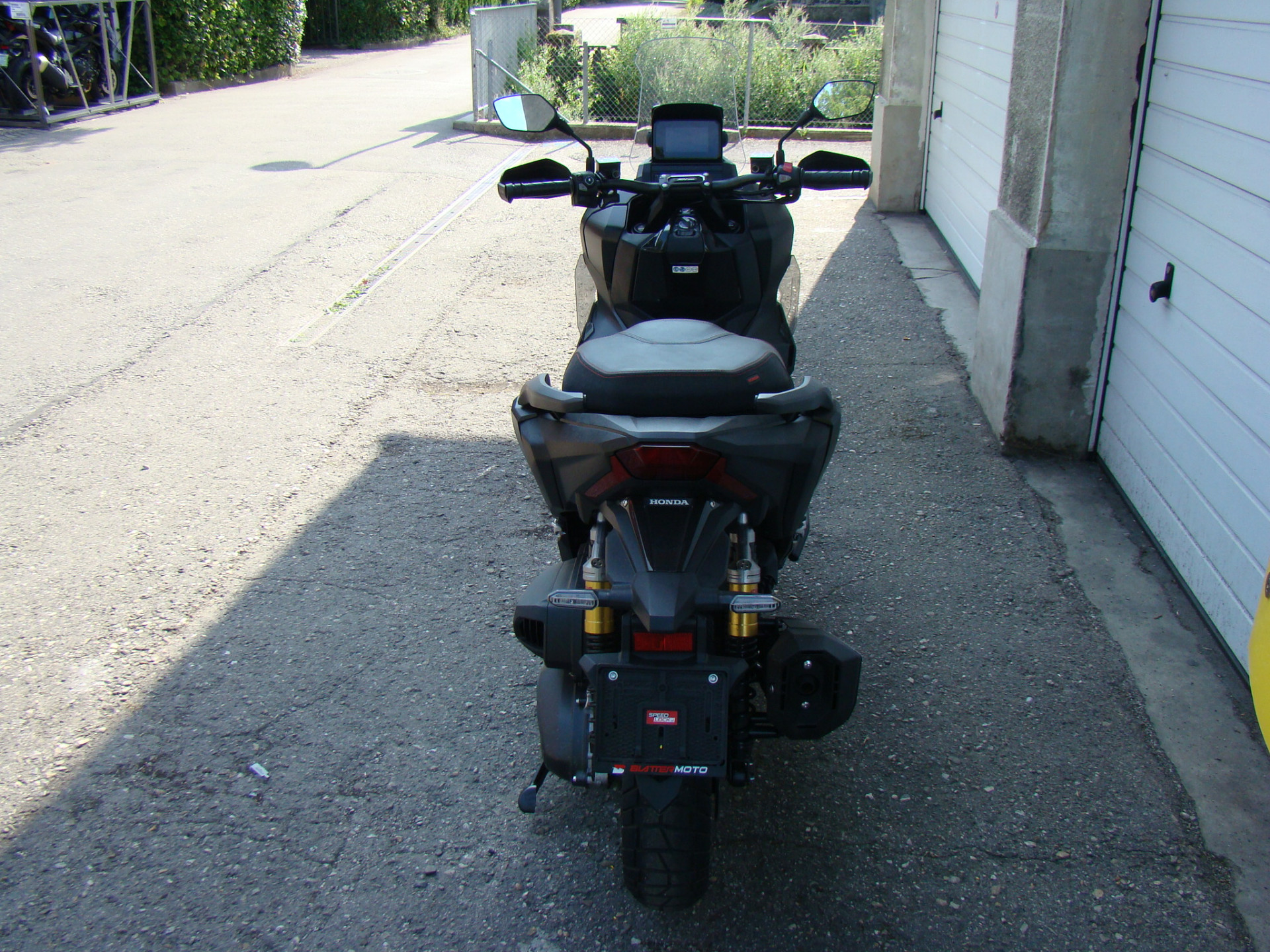 HONDA ADV 350-showroom-element-3