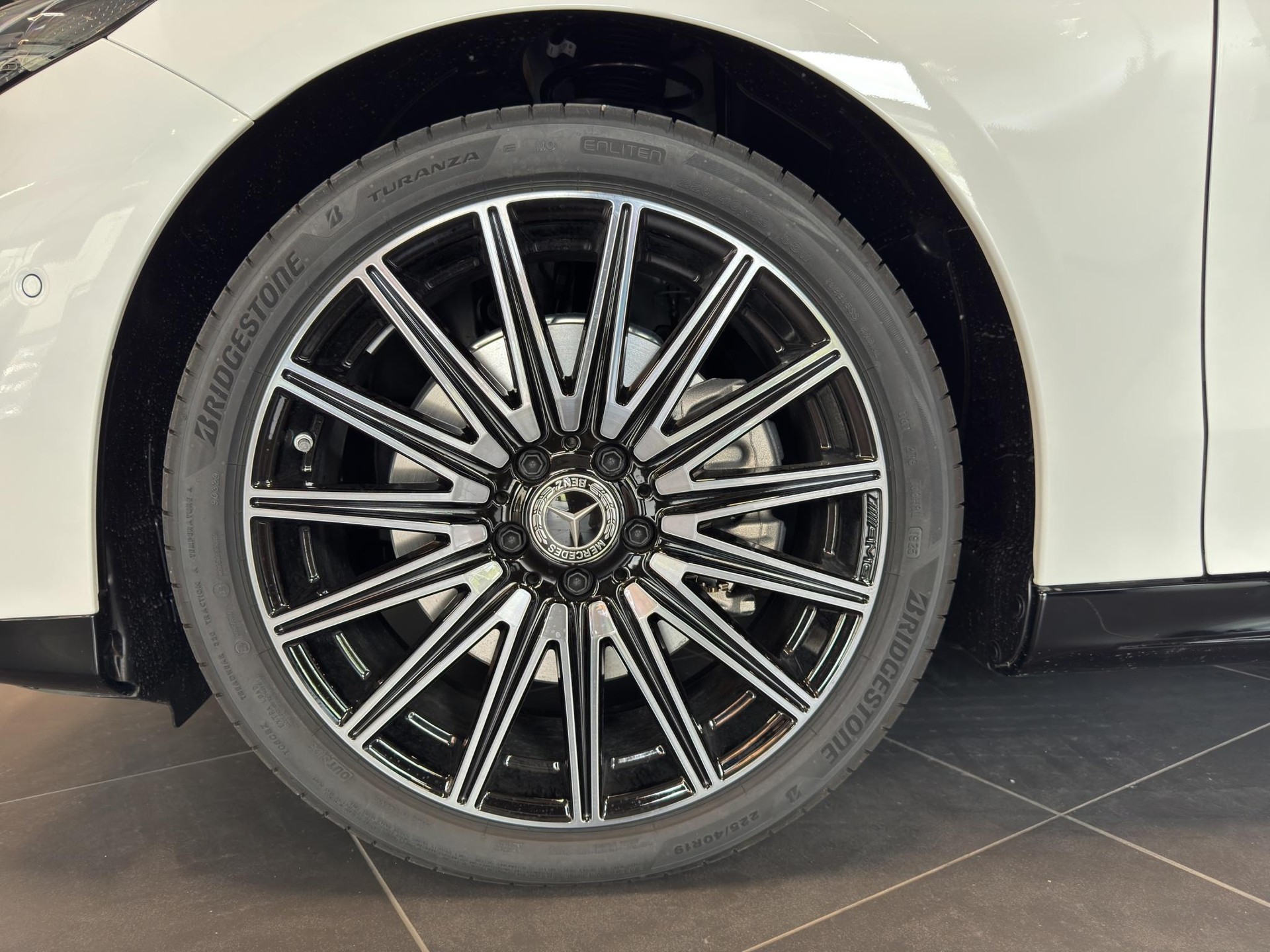 MERCEDES-BENZ CLA 350 AMG Line 4matic-image-10