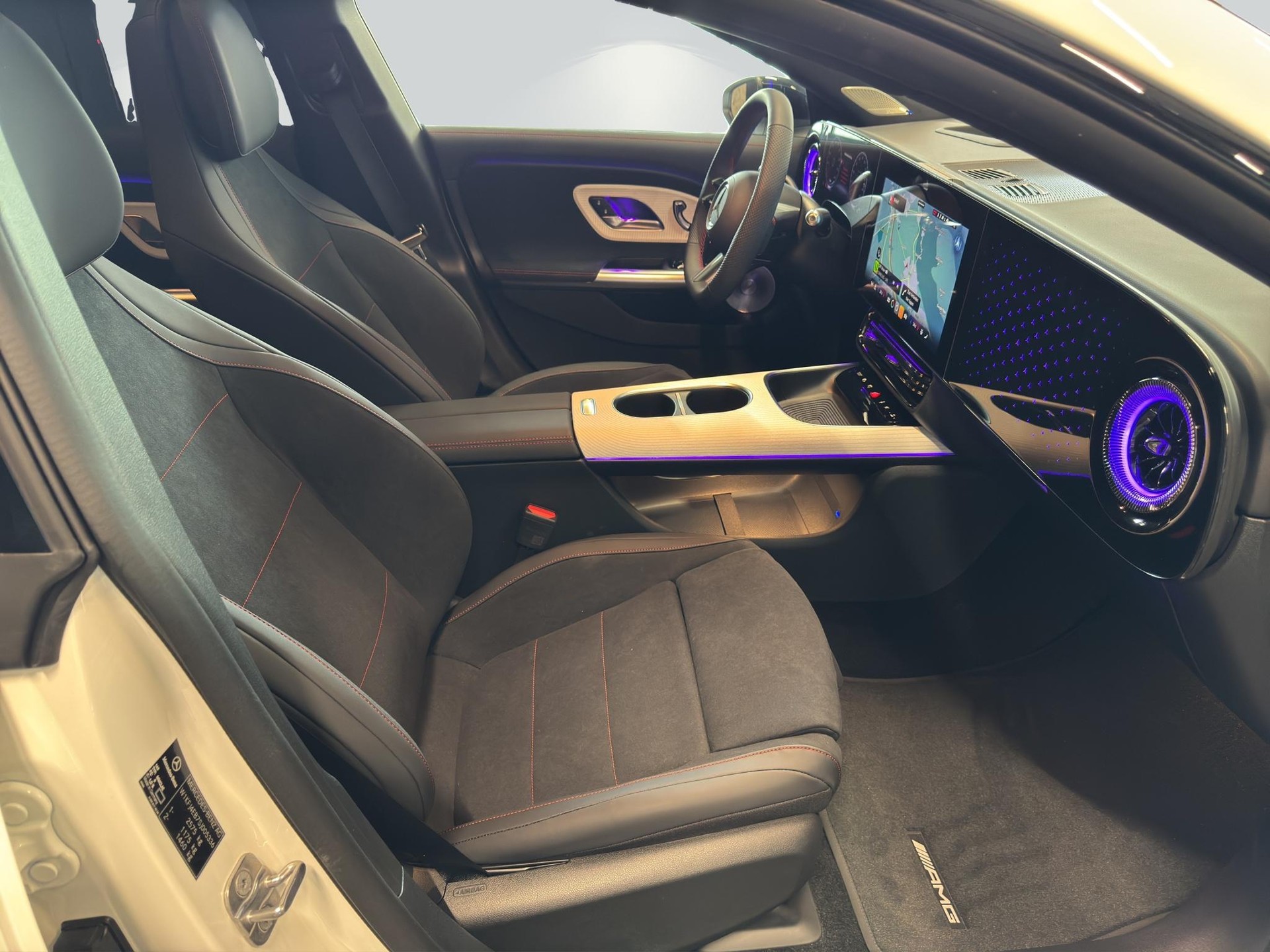 MERCEDES-BENZ CLA 350 AMG Line 4matic-image-8