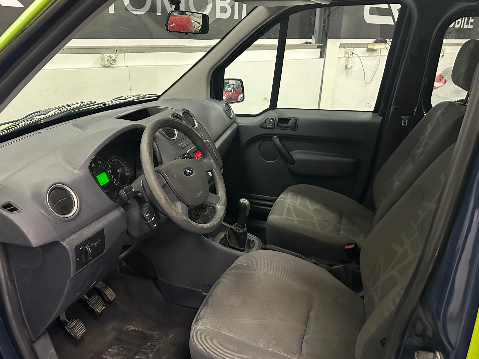 FORD Tourneo Connect M1 200 TDCi S Level 3-image-6