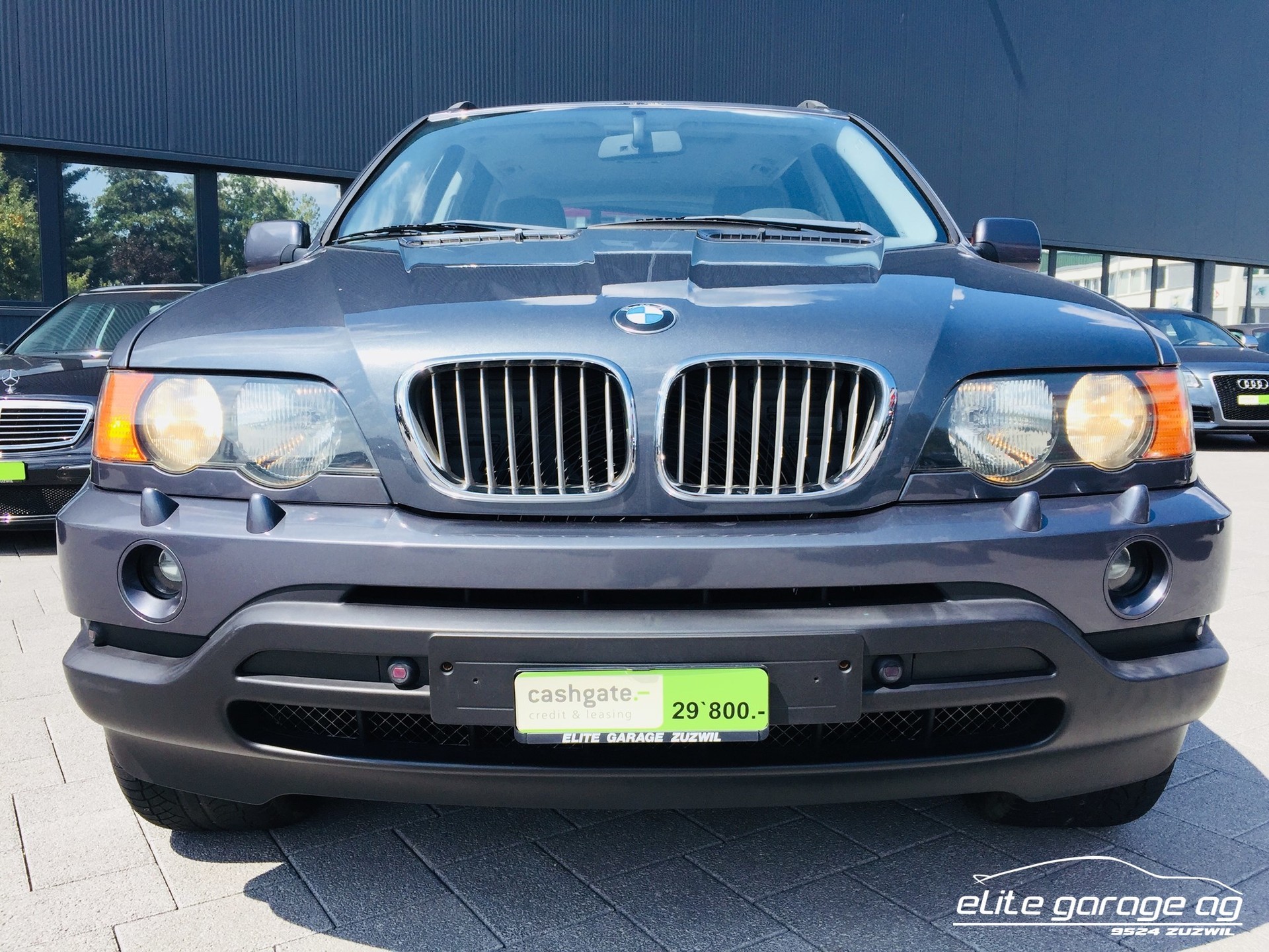 BMW X5 4.4i-image-2