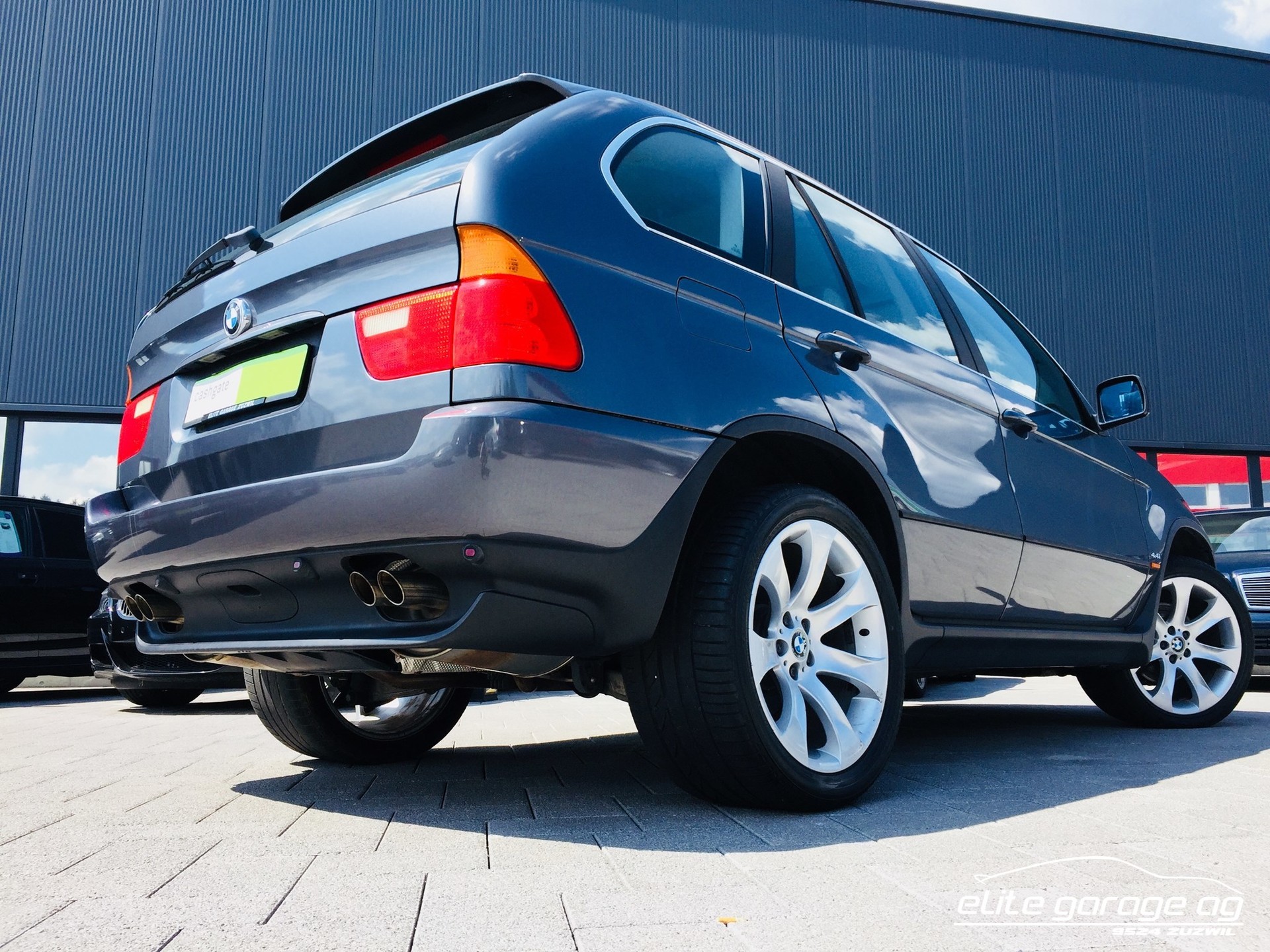 BMW X5 4.4i-image-5