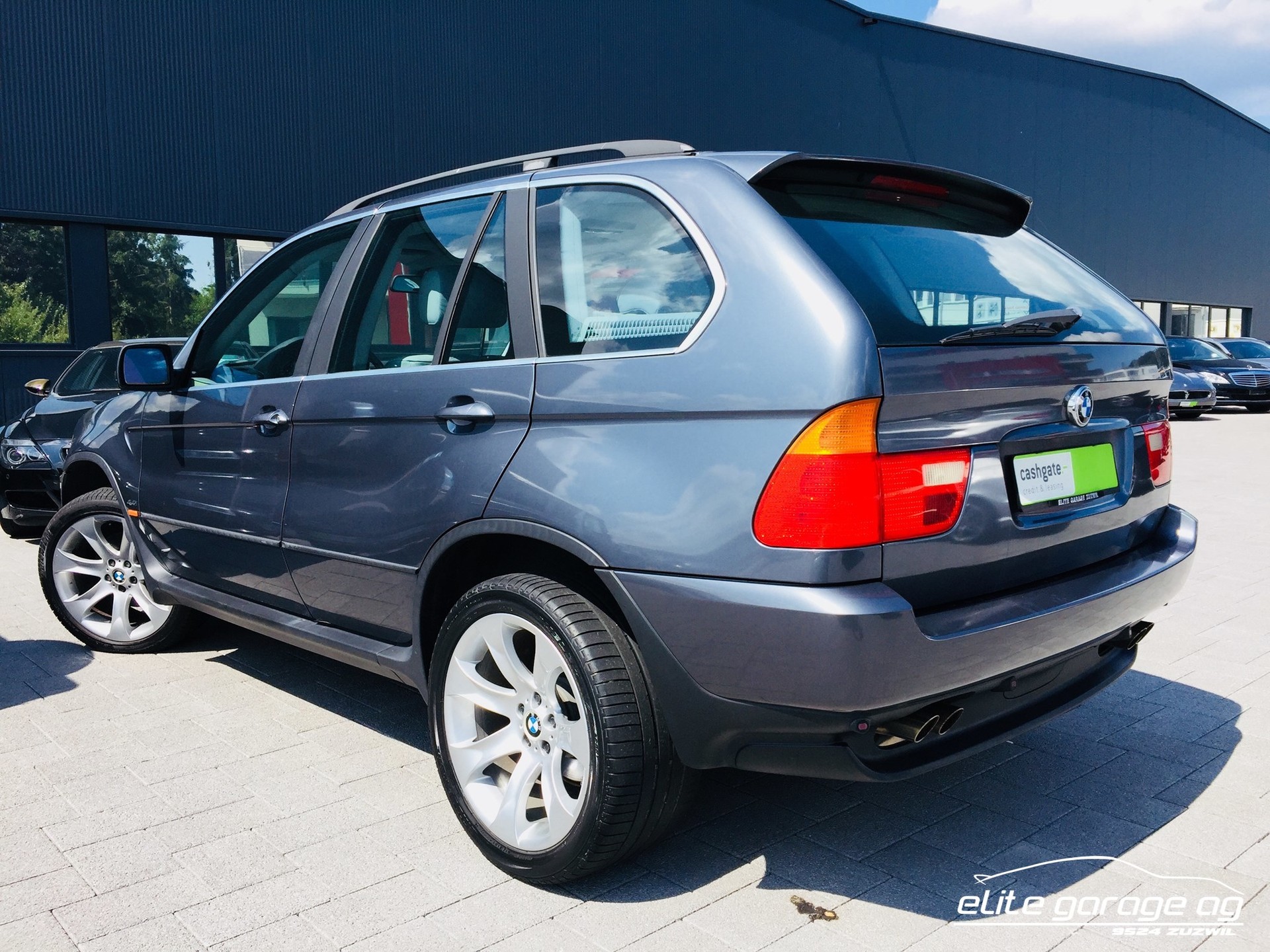BMW X5 4.4i-image-7