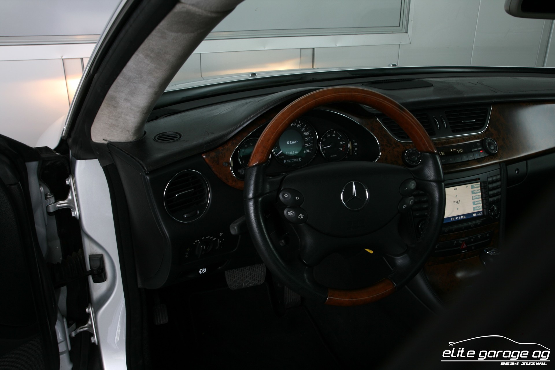 MERCEDES-BENZ CLS 500 7G-Tronic-image-13
