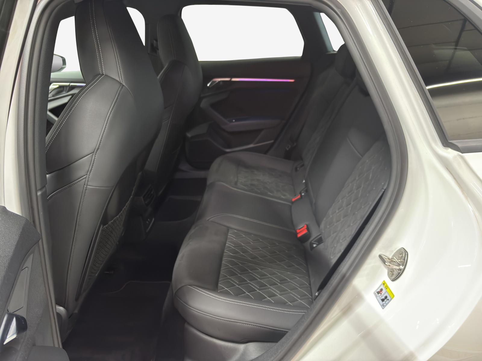 AUDI A3 Sportback 40 TFSI e S line Attraction S-tronic-image-11