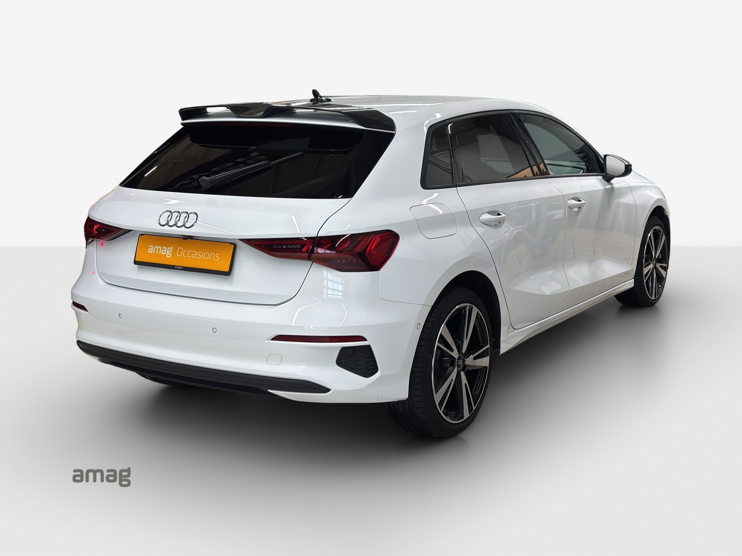 AUDI A3 Sportback 40 TFSI e Attraction S-tronic-image-4