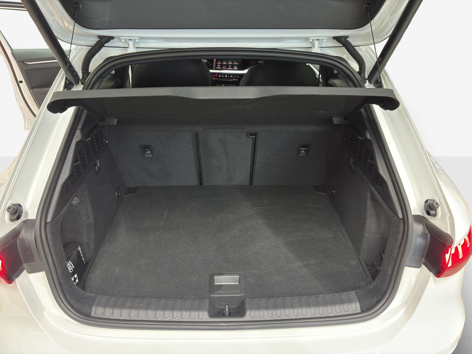 AUDI A3 Sportback 40 TFSI e Attraction S-tronic-image-12