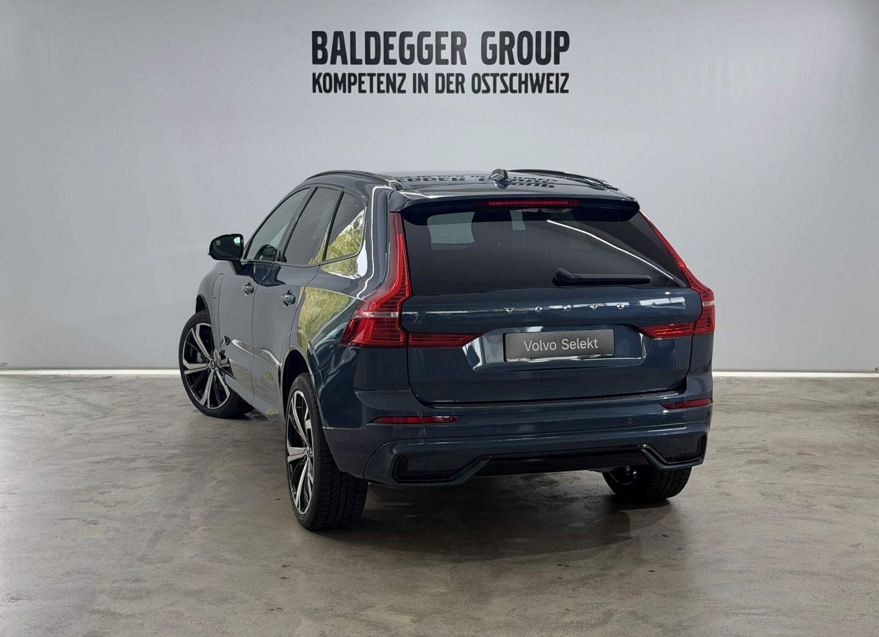 VOLVO XC60 2.0 T8 TE Ultimate Dark e-image-1
