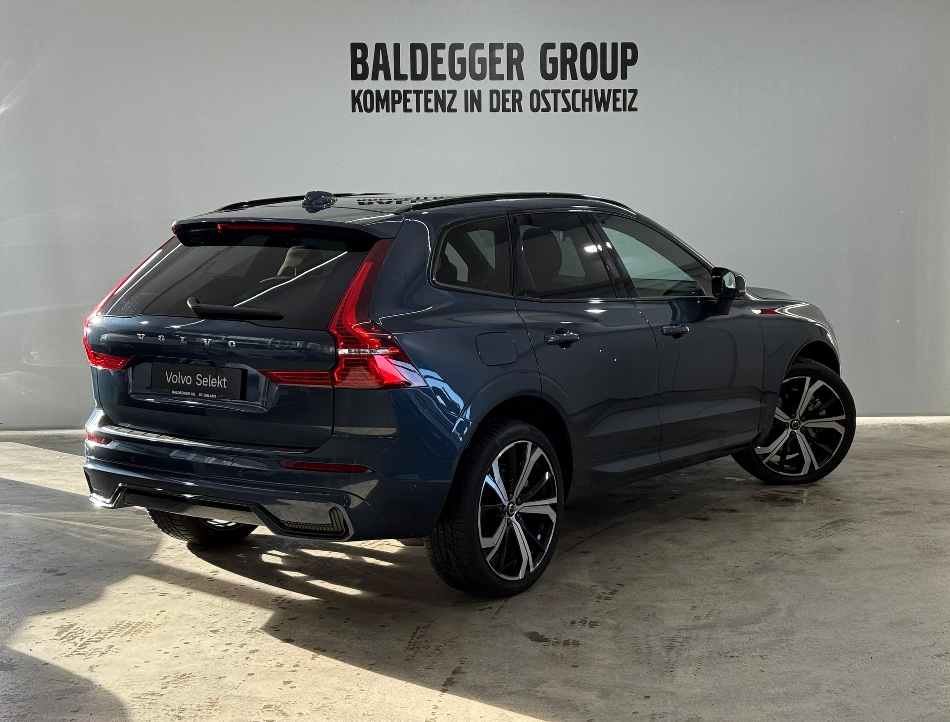 VOLVO XC60 2.0 T8 TE Ultimate Dark e-image-2