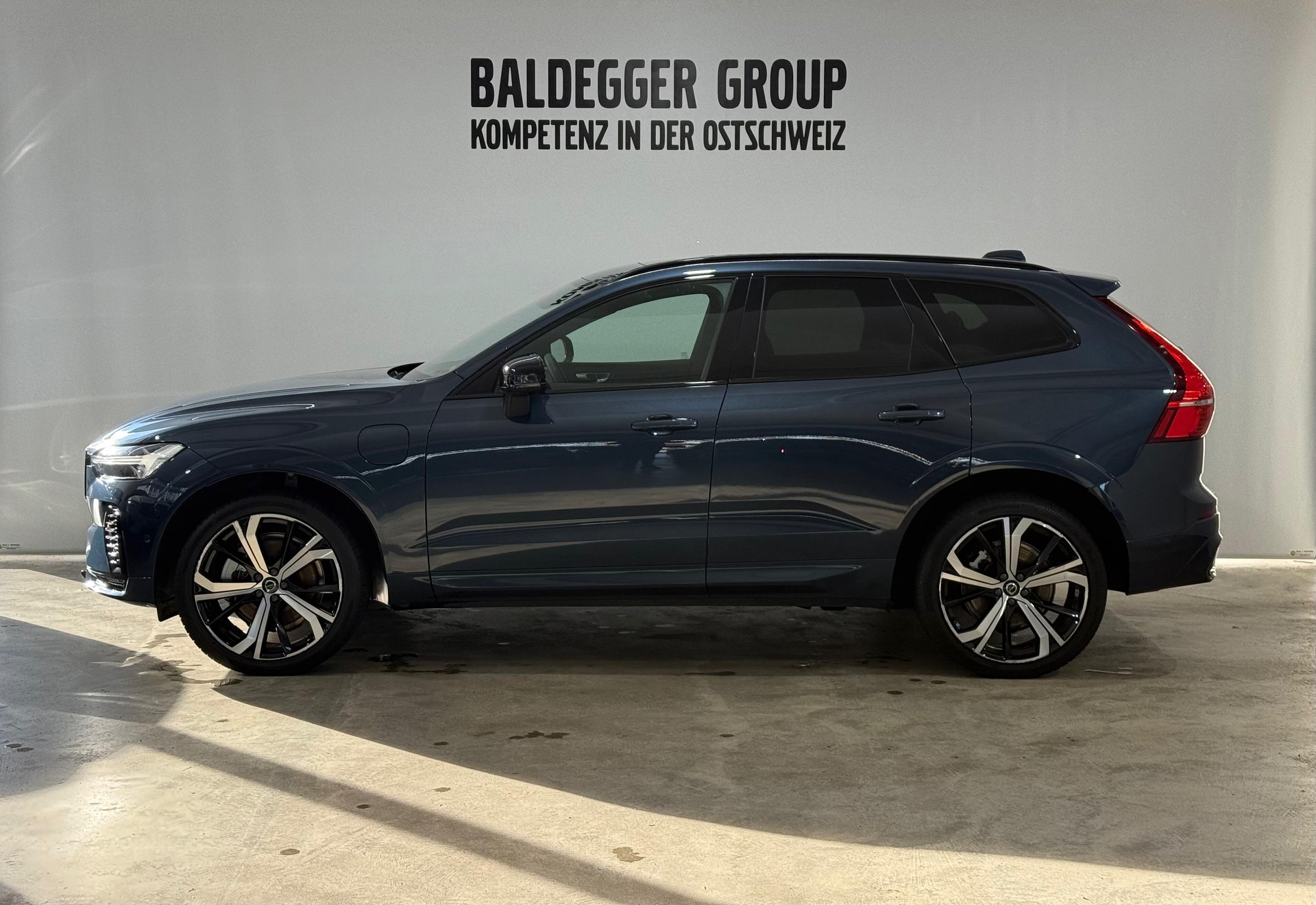 VOLVO XC60 2.0 T8 TE Ultimate Dark e-image-1