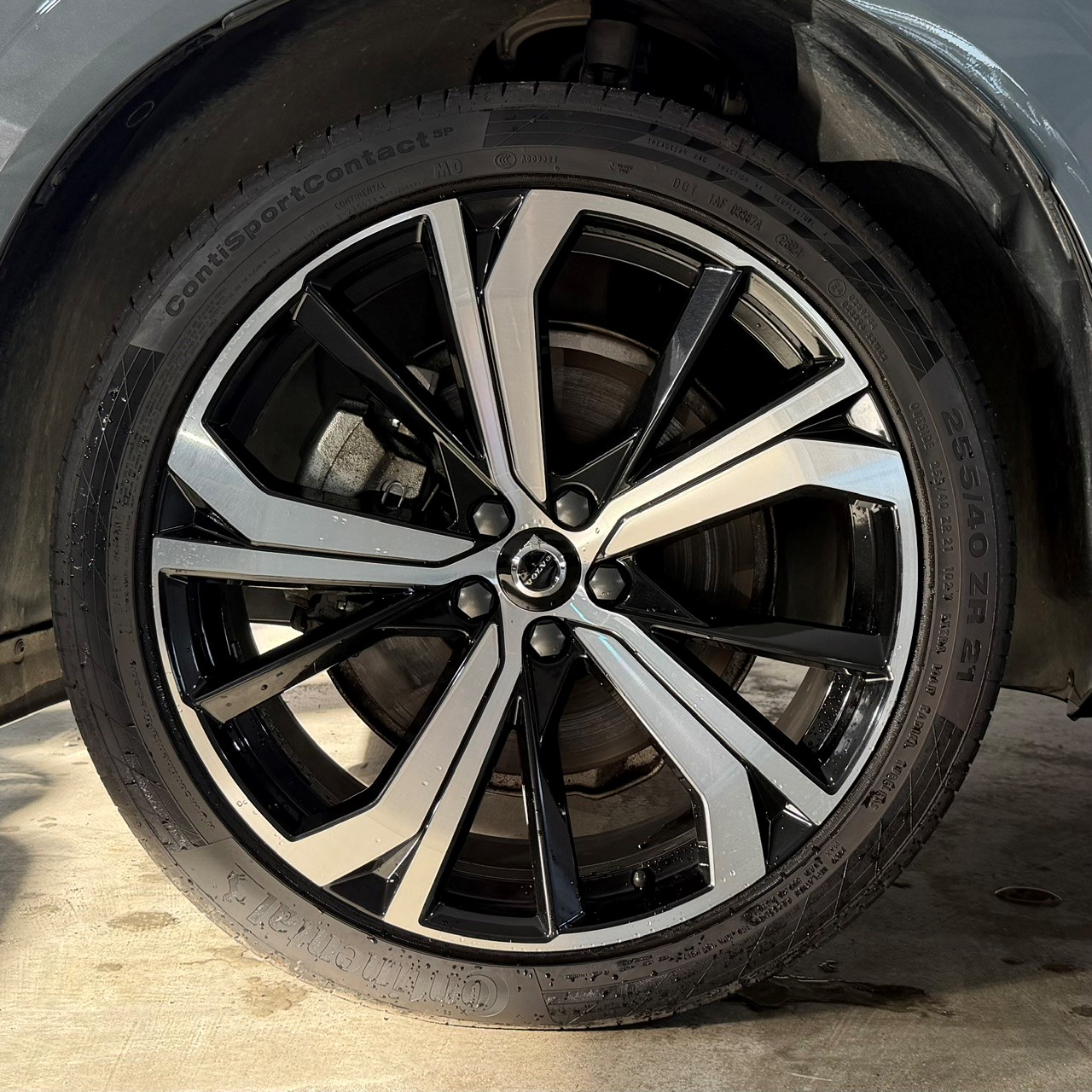 VOLVO XC60 2.0 T8 TE Ultimate Dark e-image-9