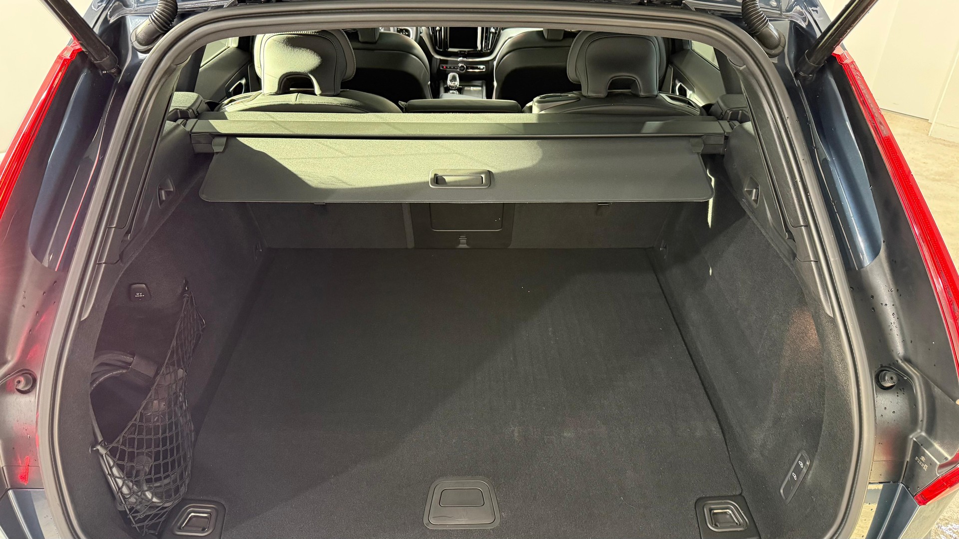VOLVO XC60 2.0 T8 TE Ultimate Dark e-image-6