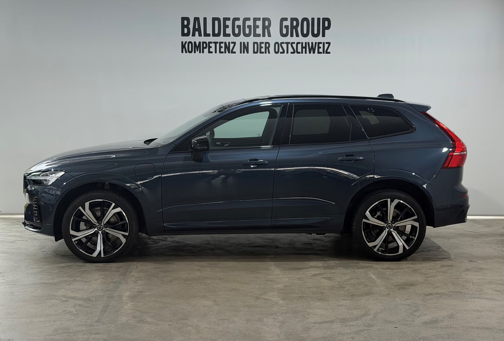 VOLVO XC60 2.0 T8 TE Ultimate Dark e-image-2