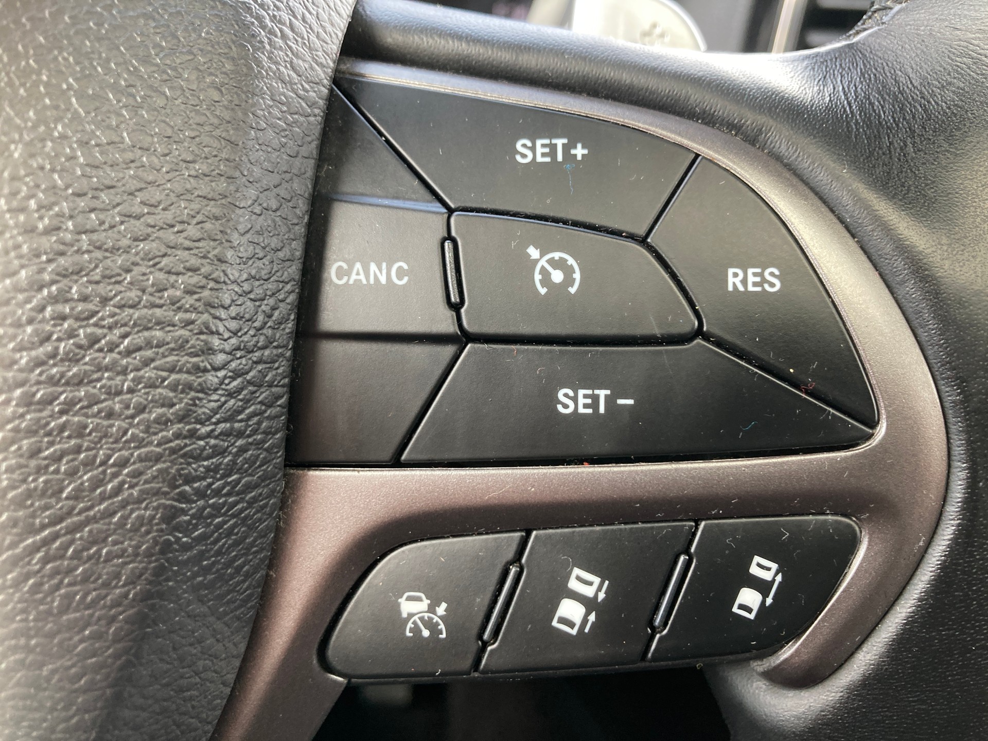 JEEP Grand Cherokee 3.0 CRD S-Limited Automatic-image-17