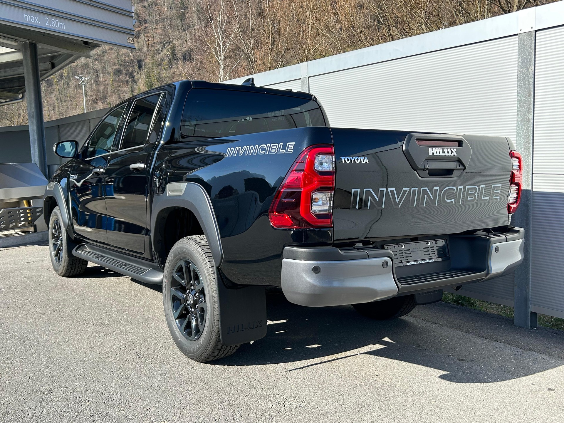 TOYOTA Hilux Double Cab.-Pick-up 2.8 D-4D 204 Invincible MHEV-image-3