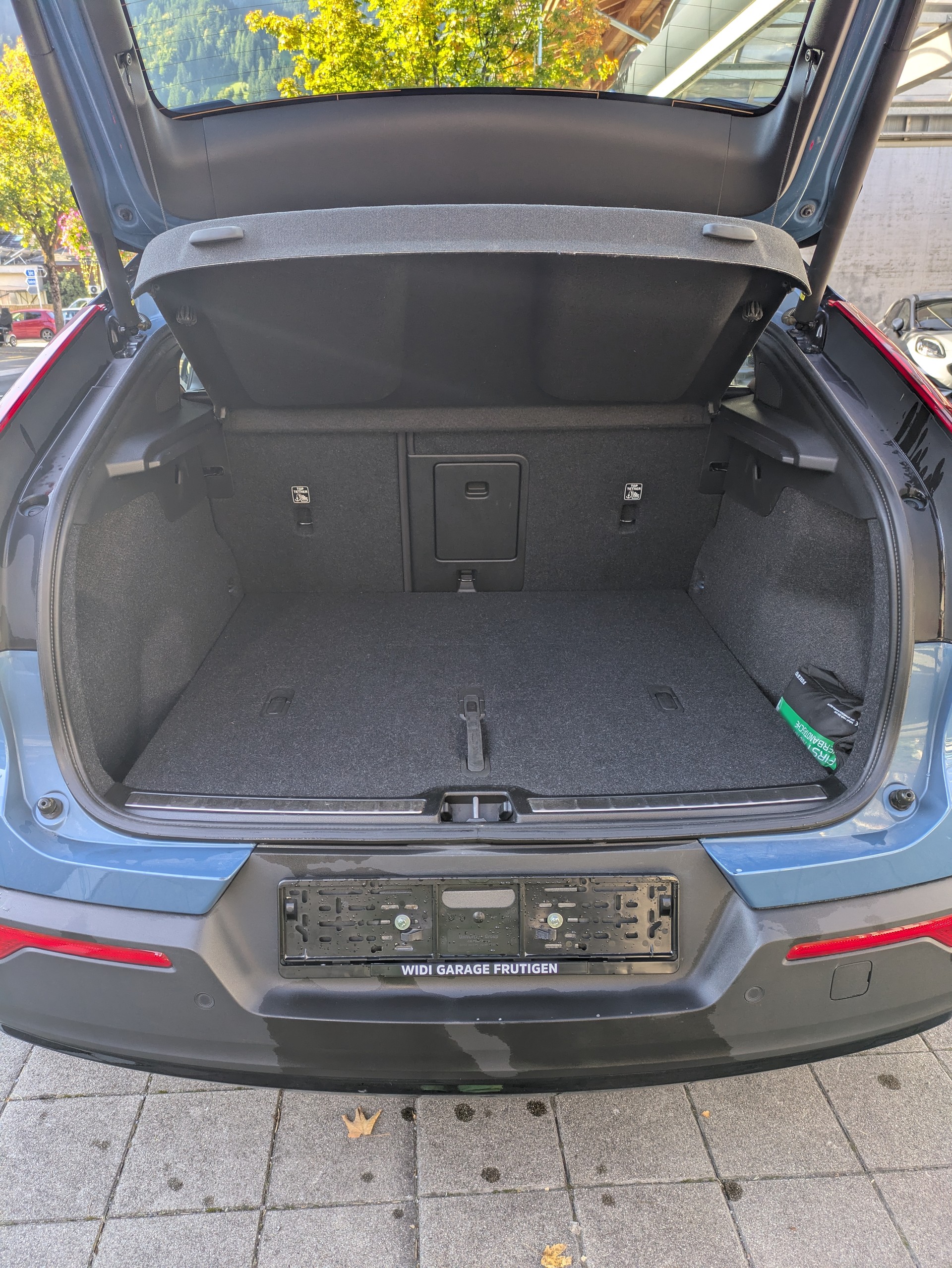 VOLVO C40 P8 Twin Recharge AWD-image-5
