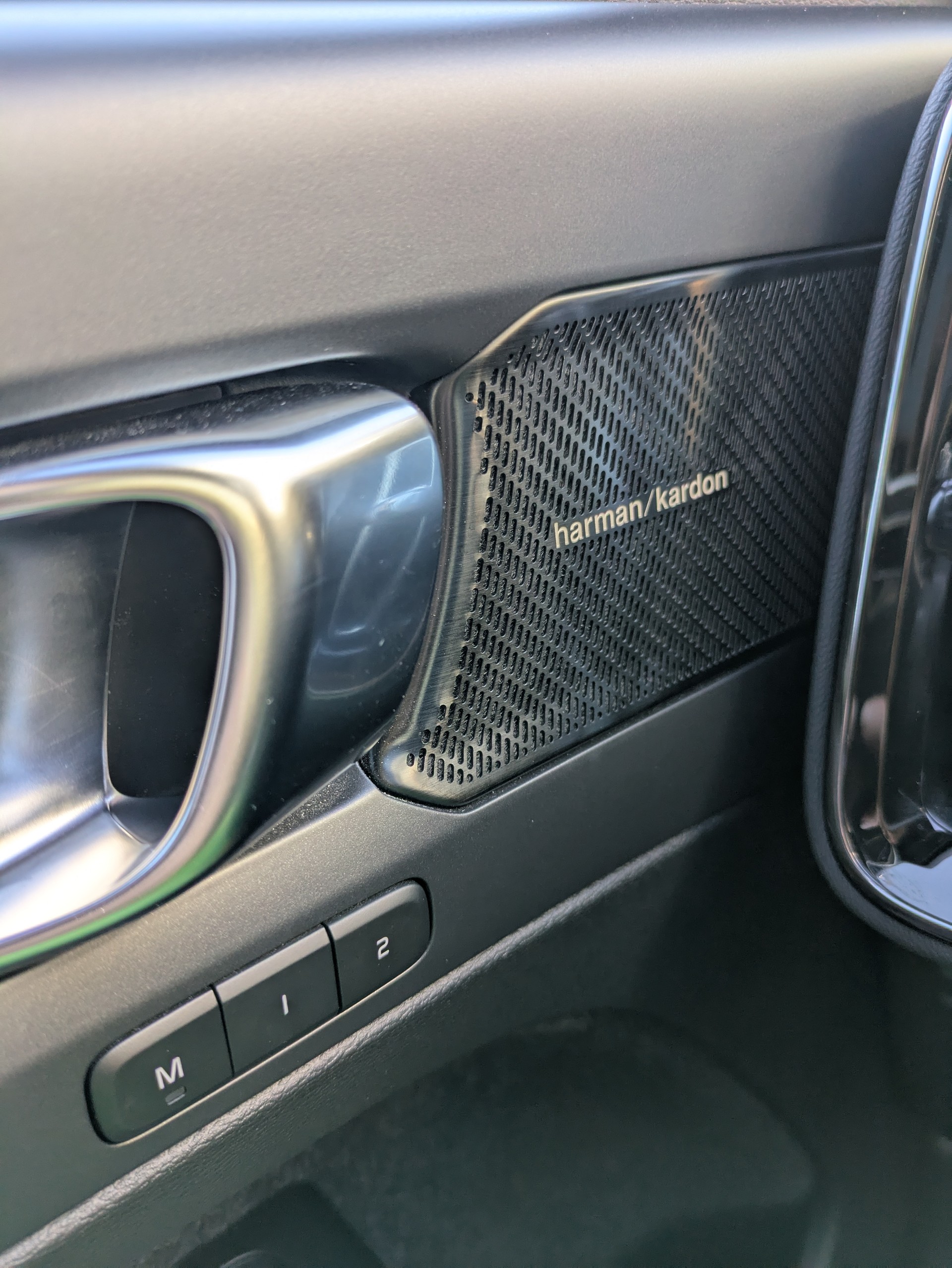 VOLVO C40 P8 Twin Recharge AWD-image-13