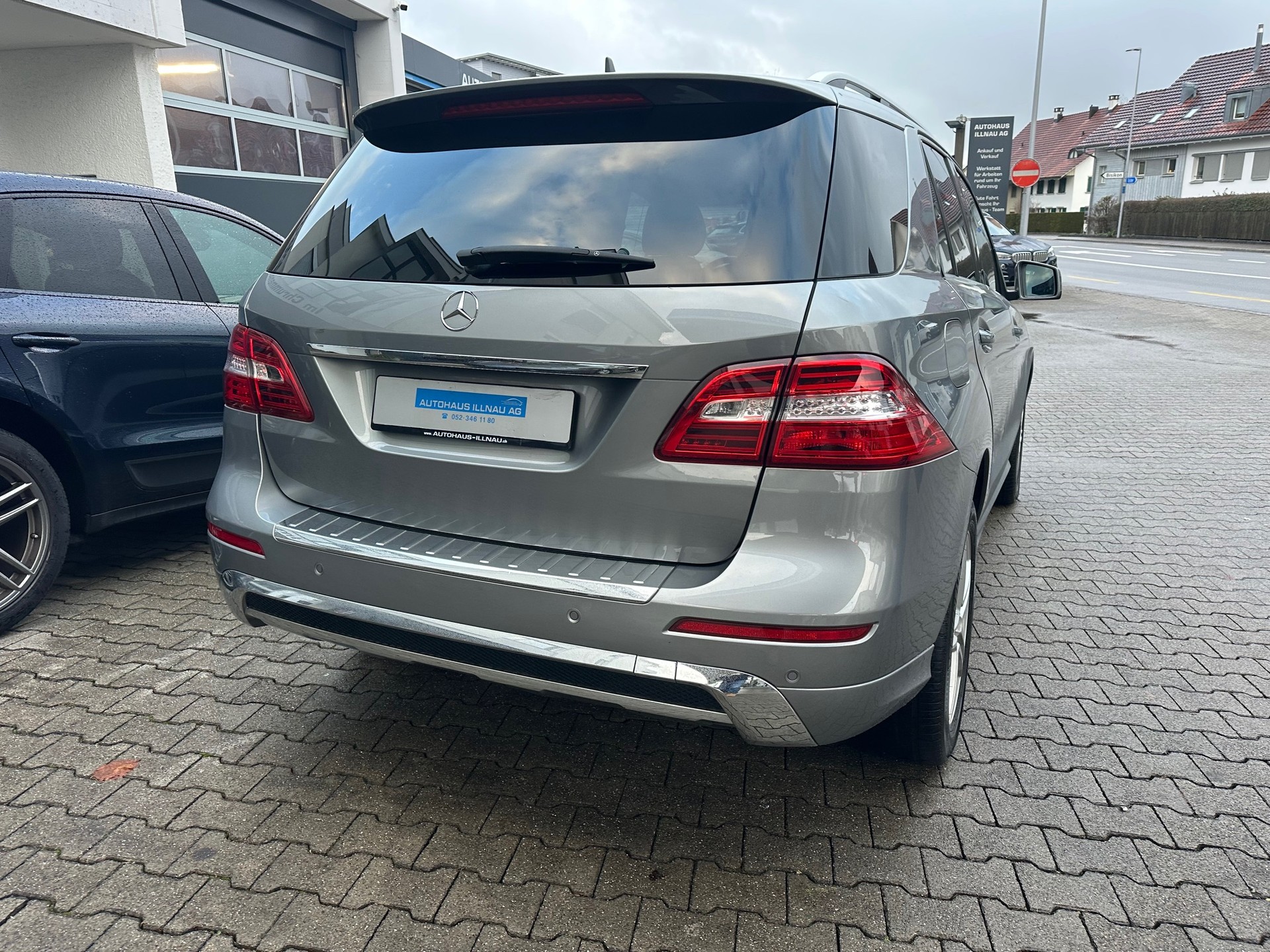 MERCEDES-BENZ ML 350 BlueTEC Executive 4Matic 7G-Tronic -AMG Line-image-2