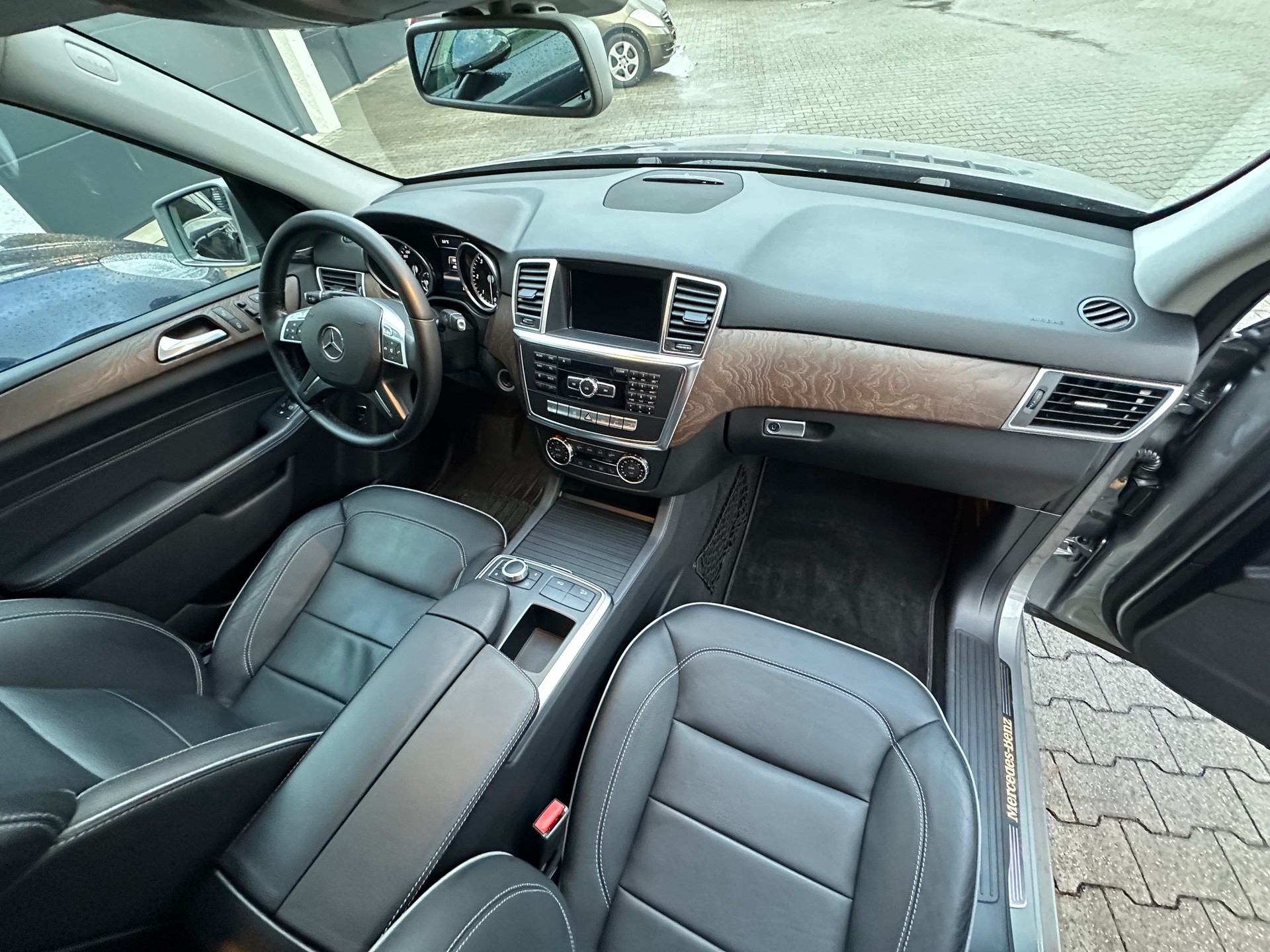 MERCEDES-BENZ ML 350 BlueTEC Executive 4Matic 7G-Tronic -AMG Line-image-3