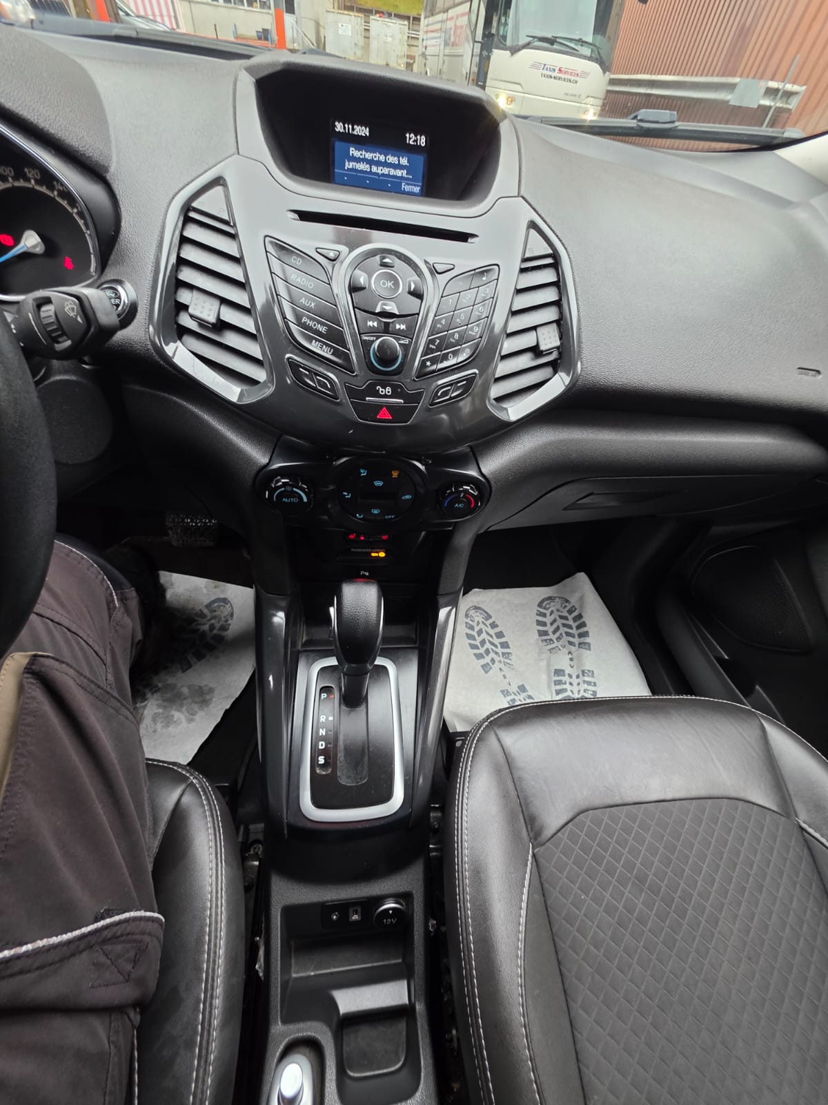 FORD EcoSport 1.5 Titanium PowerShift-image-7